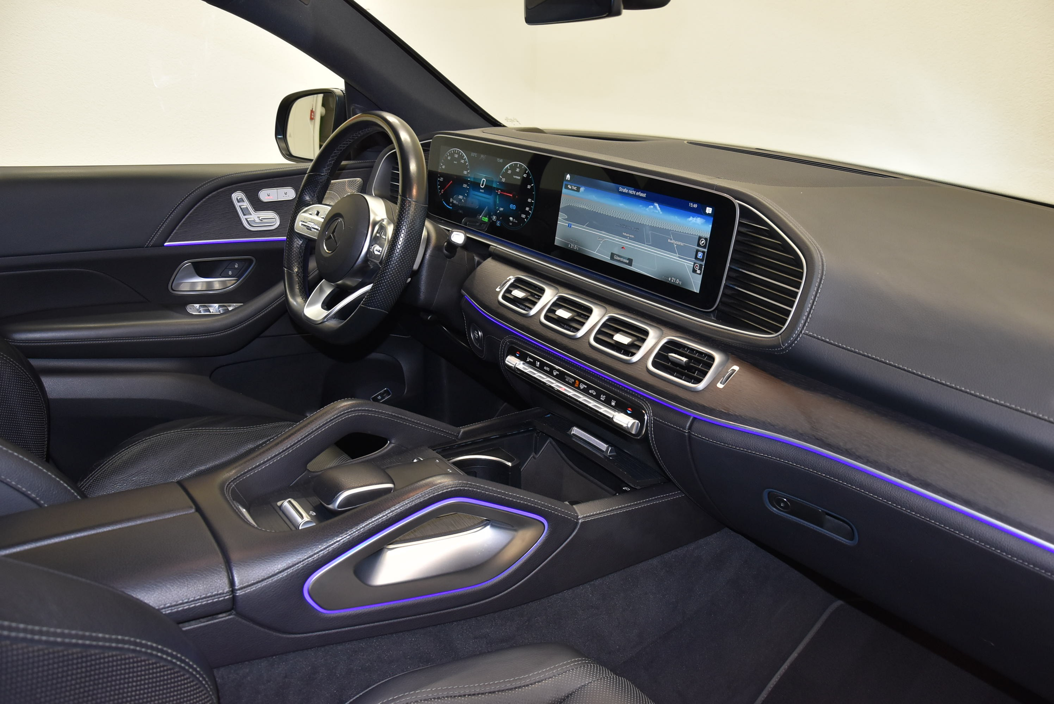 listing desktop thumbnail image 3