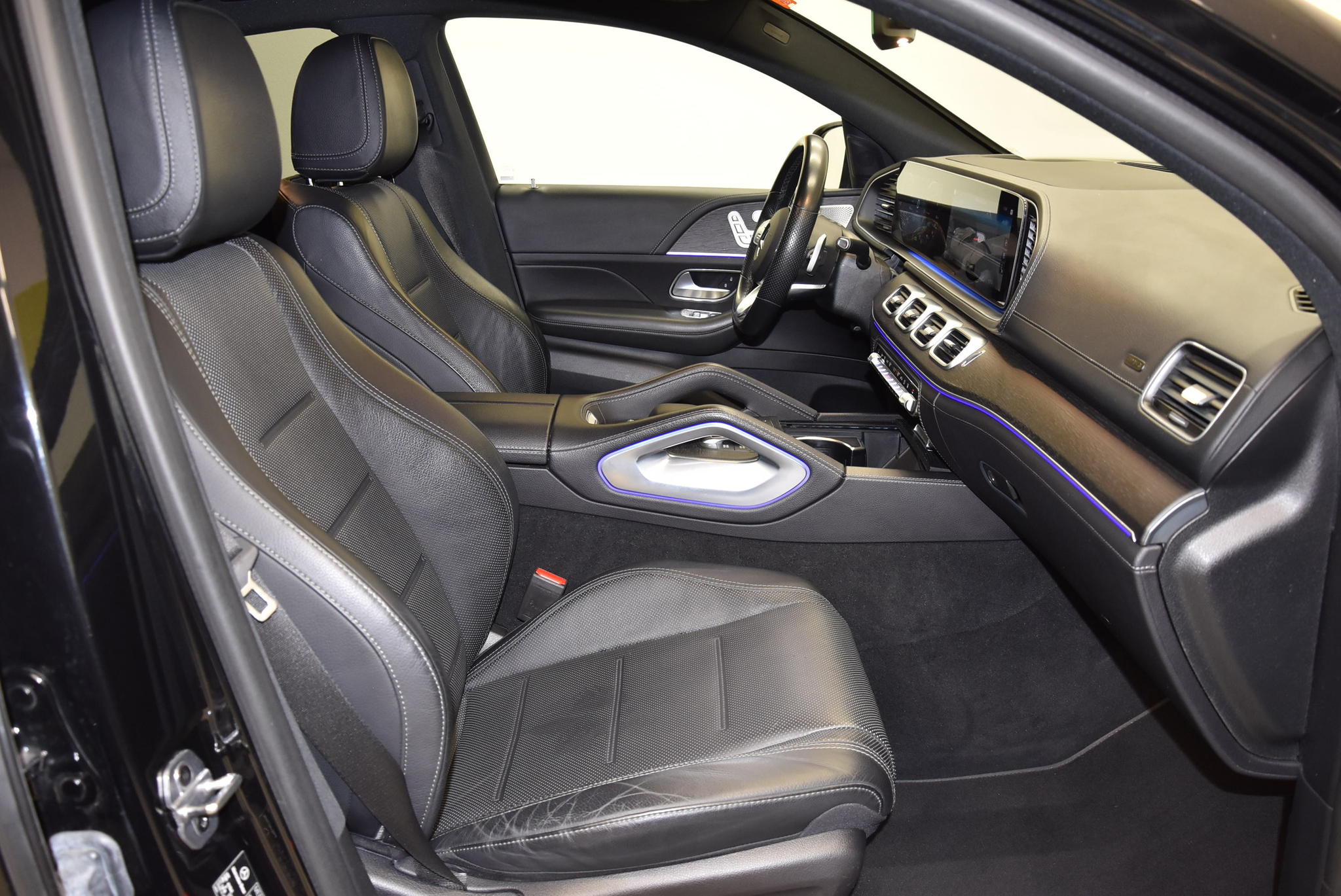 listing desktop thumbnail image 2