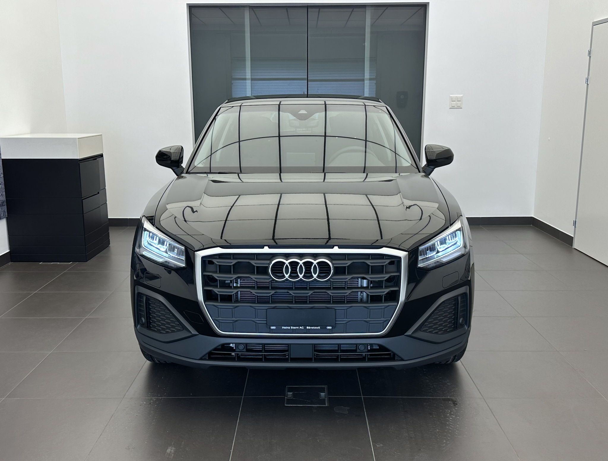 listing desktop thumbnail image 1