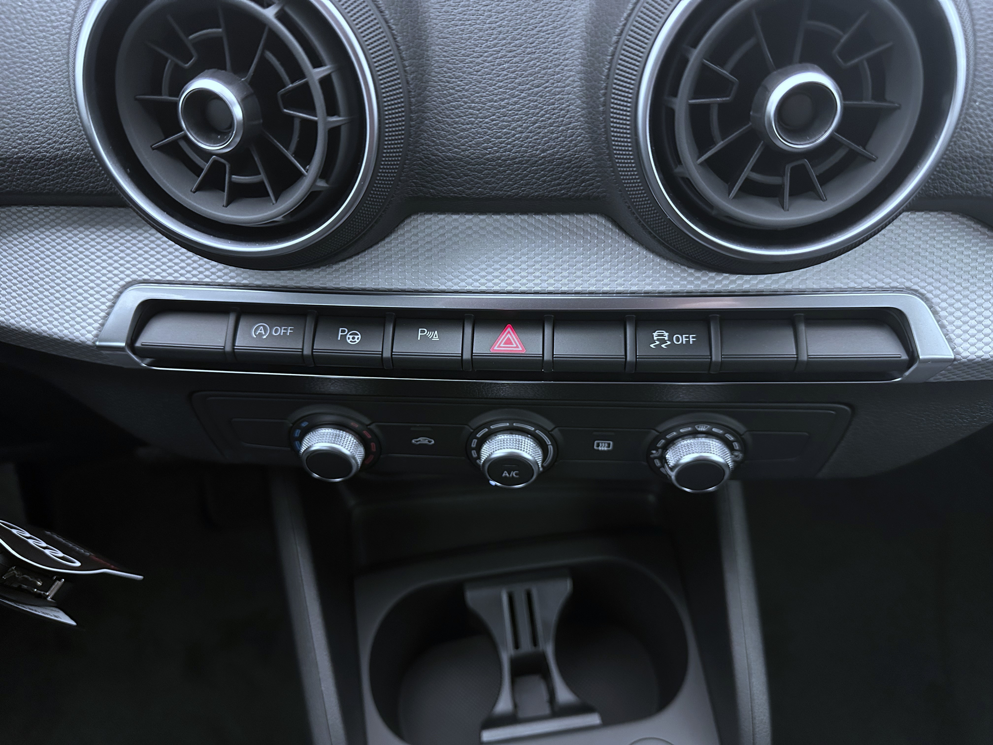 listing desktop thumbnail image 14