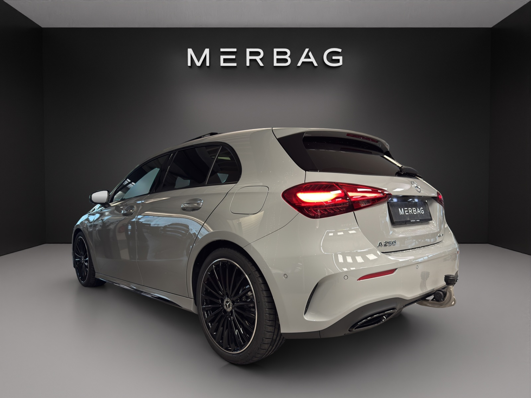 listing desktop thumbnail image 3