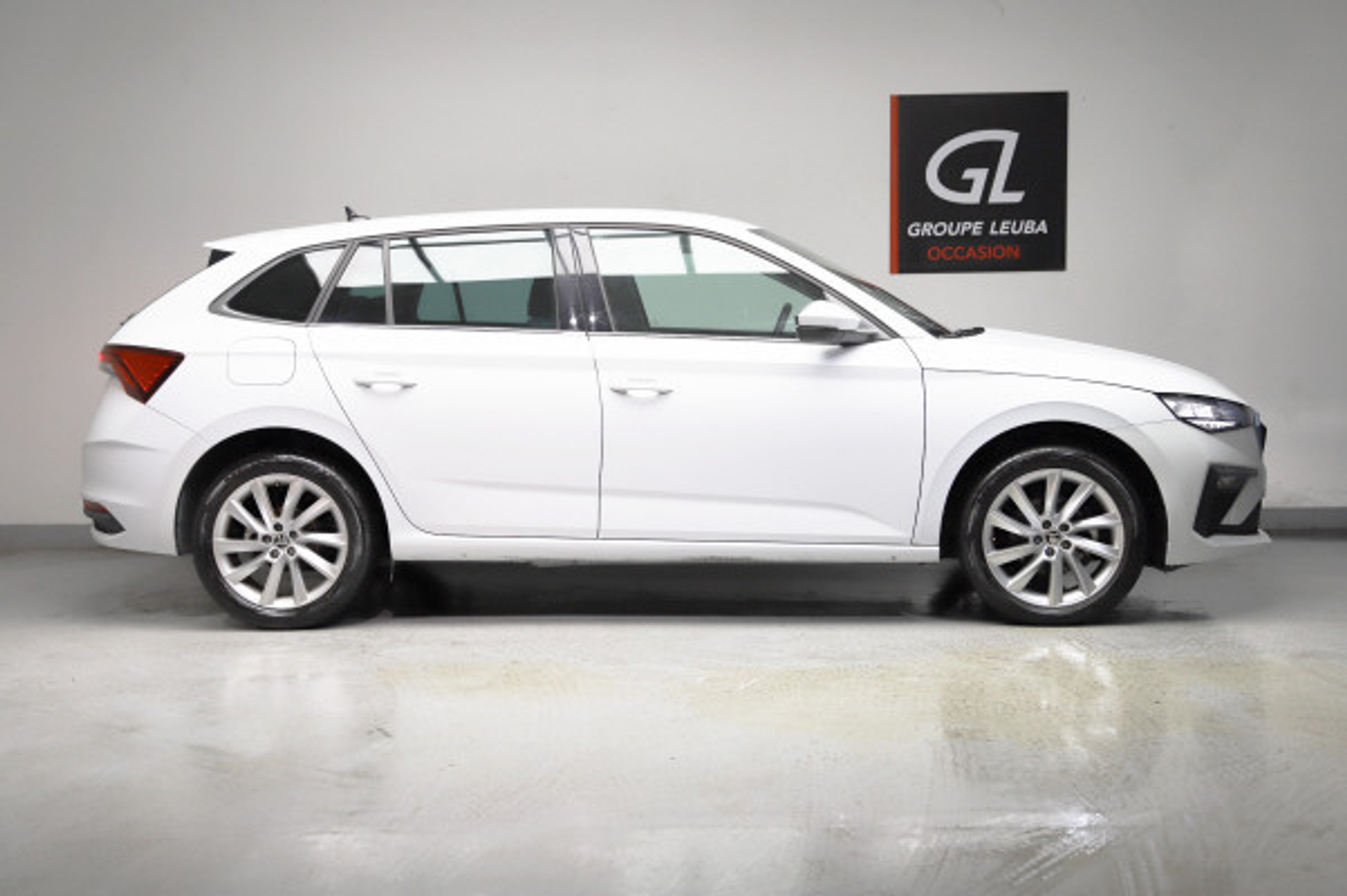 listing desktop thumbnail image 6