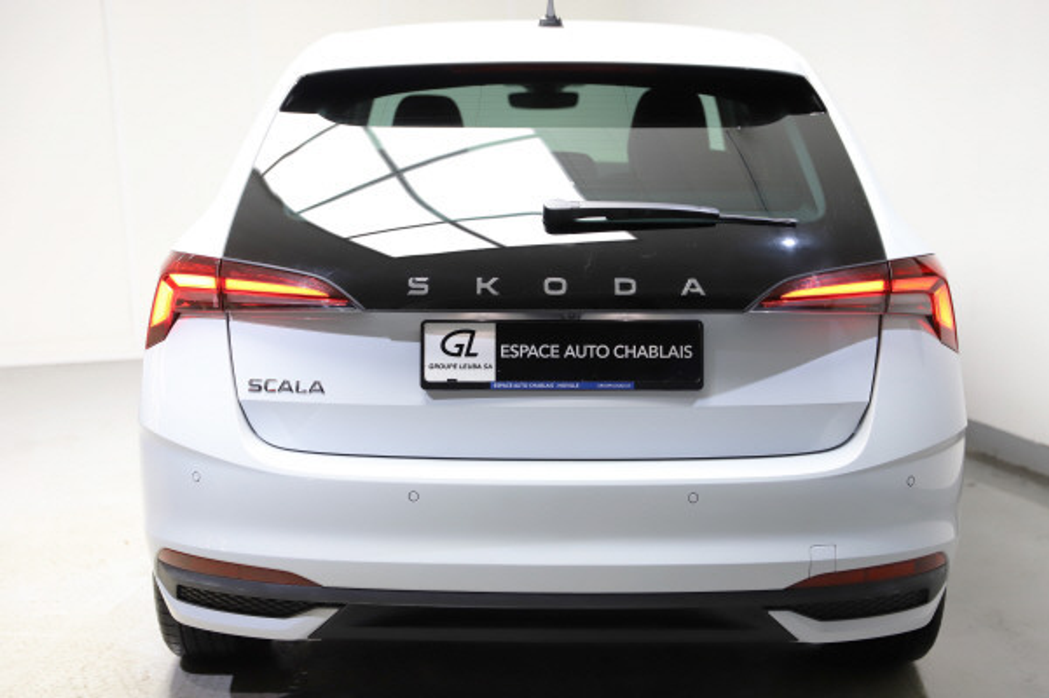 listing desktop thumbnail image 5