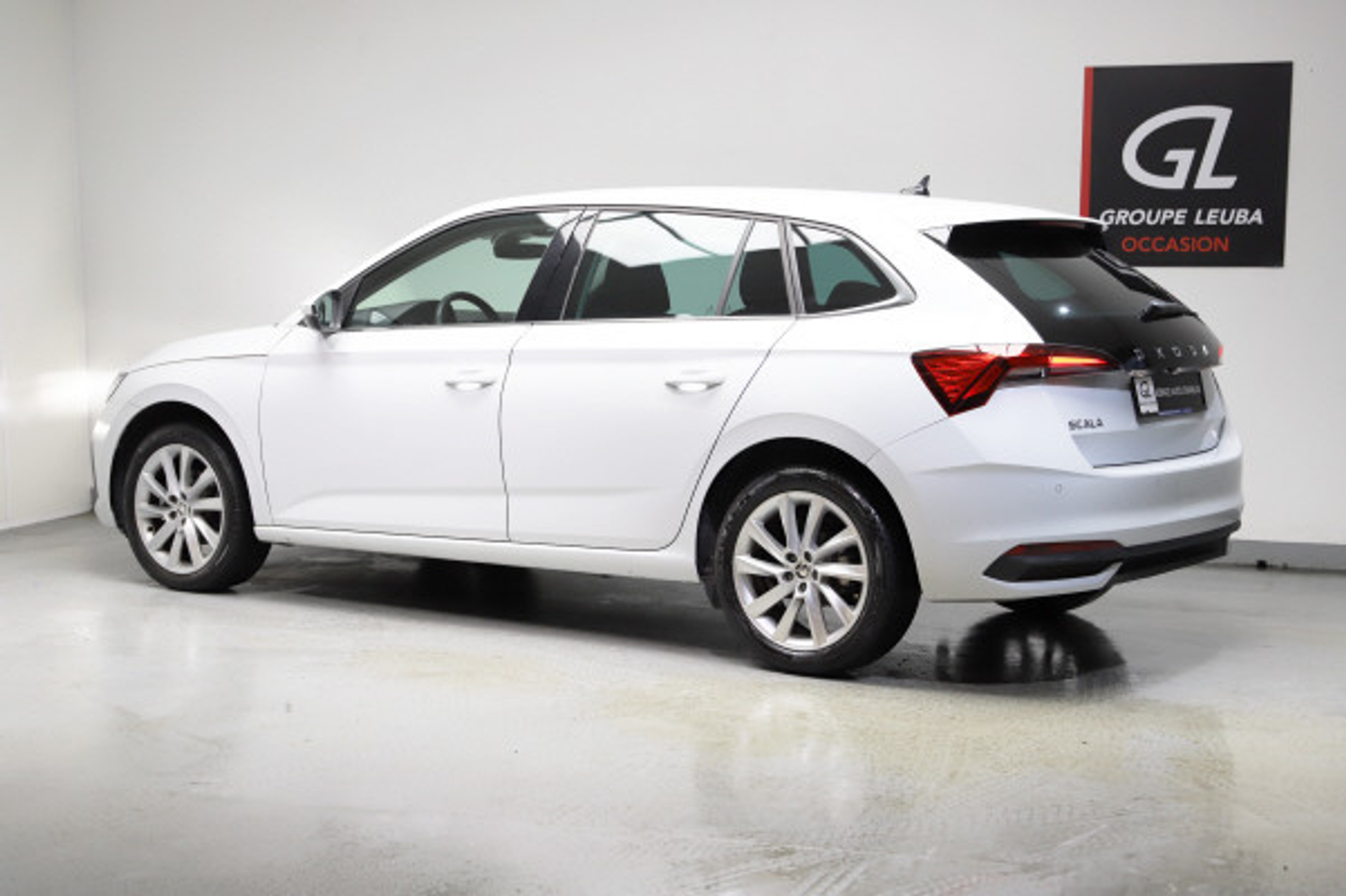 listing desktop thumbnail image 2