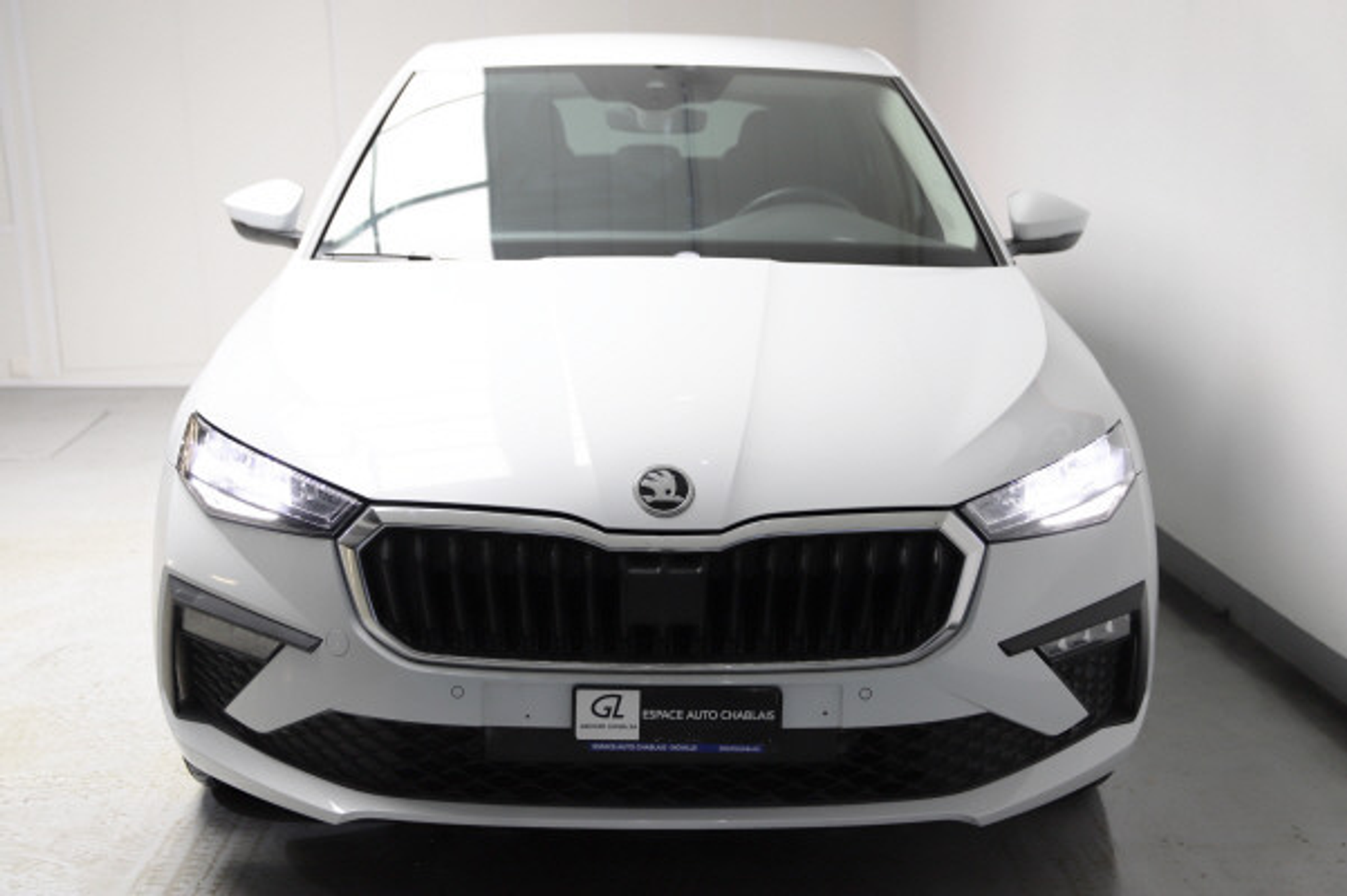 listing desktop thumbnail image 4