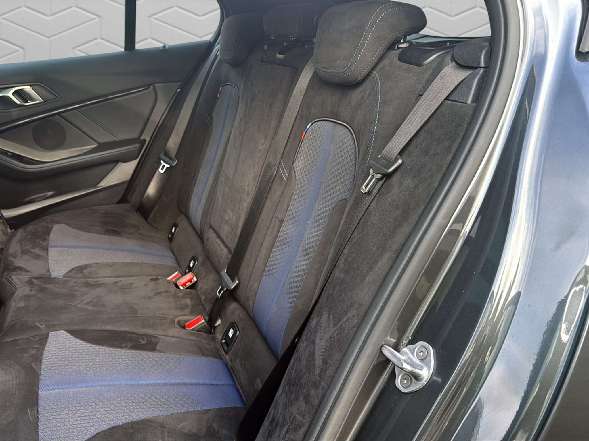 listing desktop thumbnail image 15