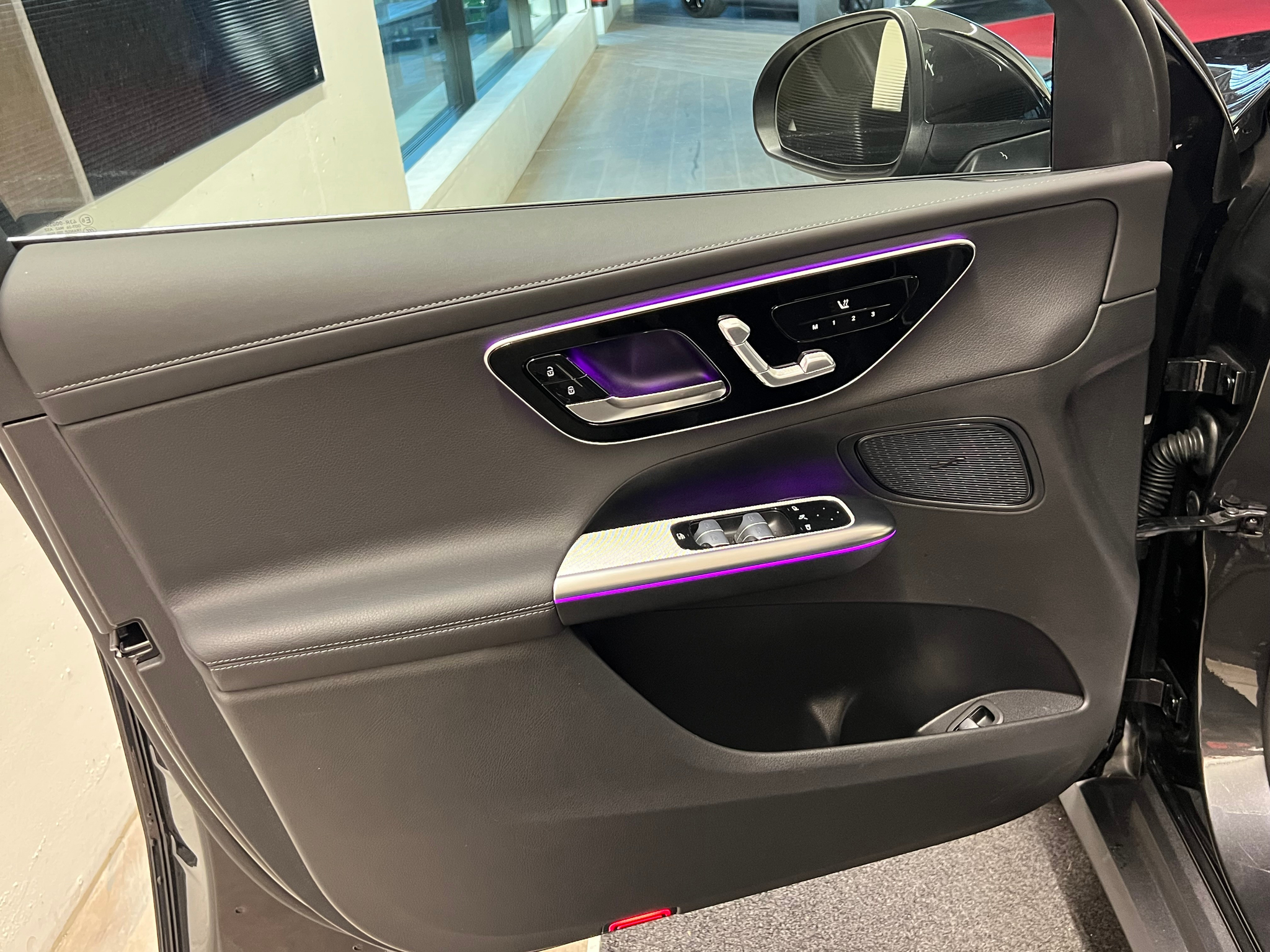 listing desktop thumbnail image 10