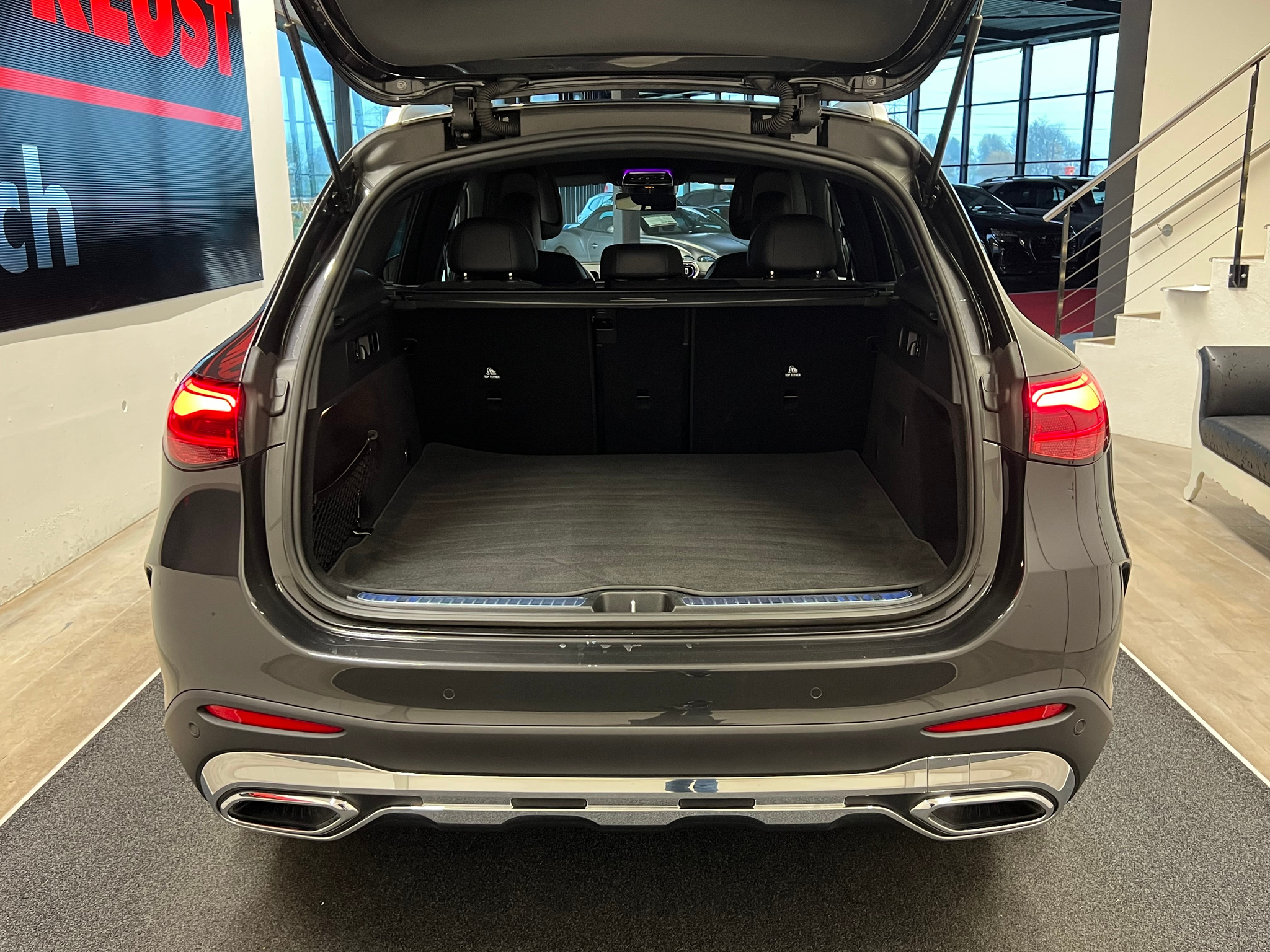 listing desktop thumbnail image 8