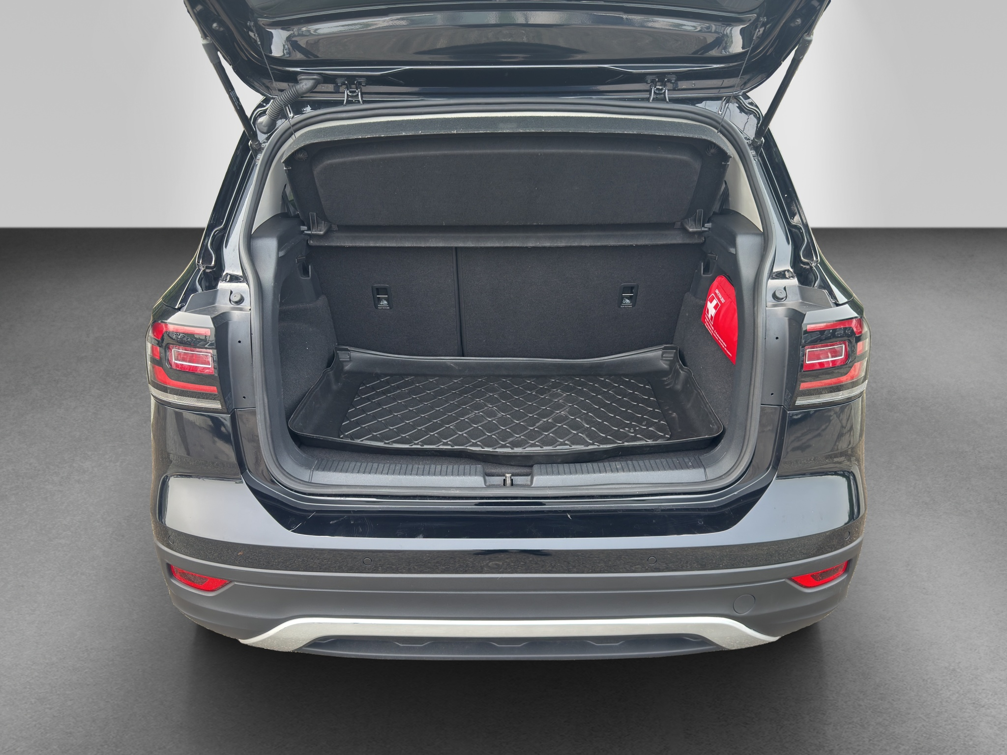 listing desktop thumbnail image 15