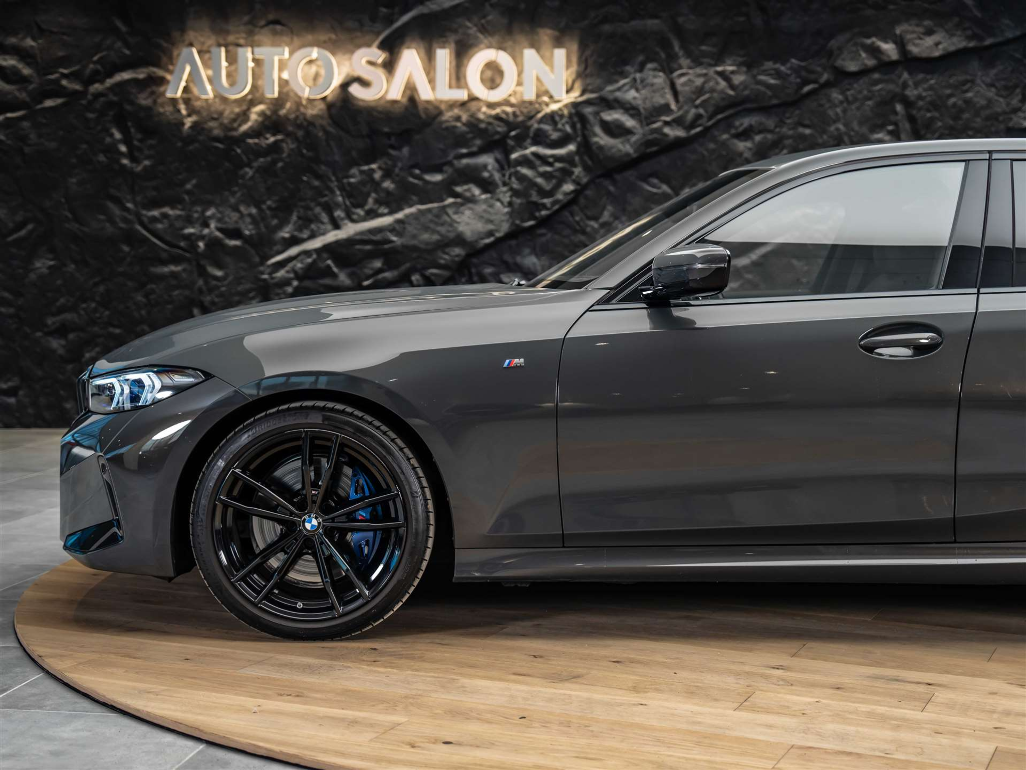 listing desktop thumbnail image 16