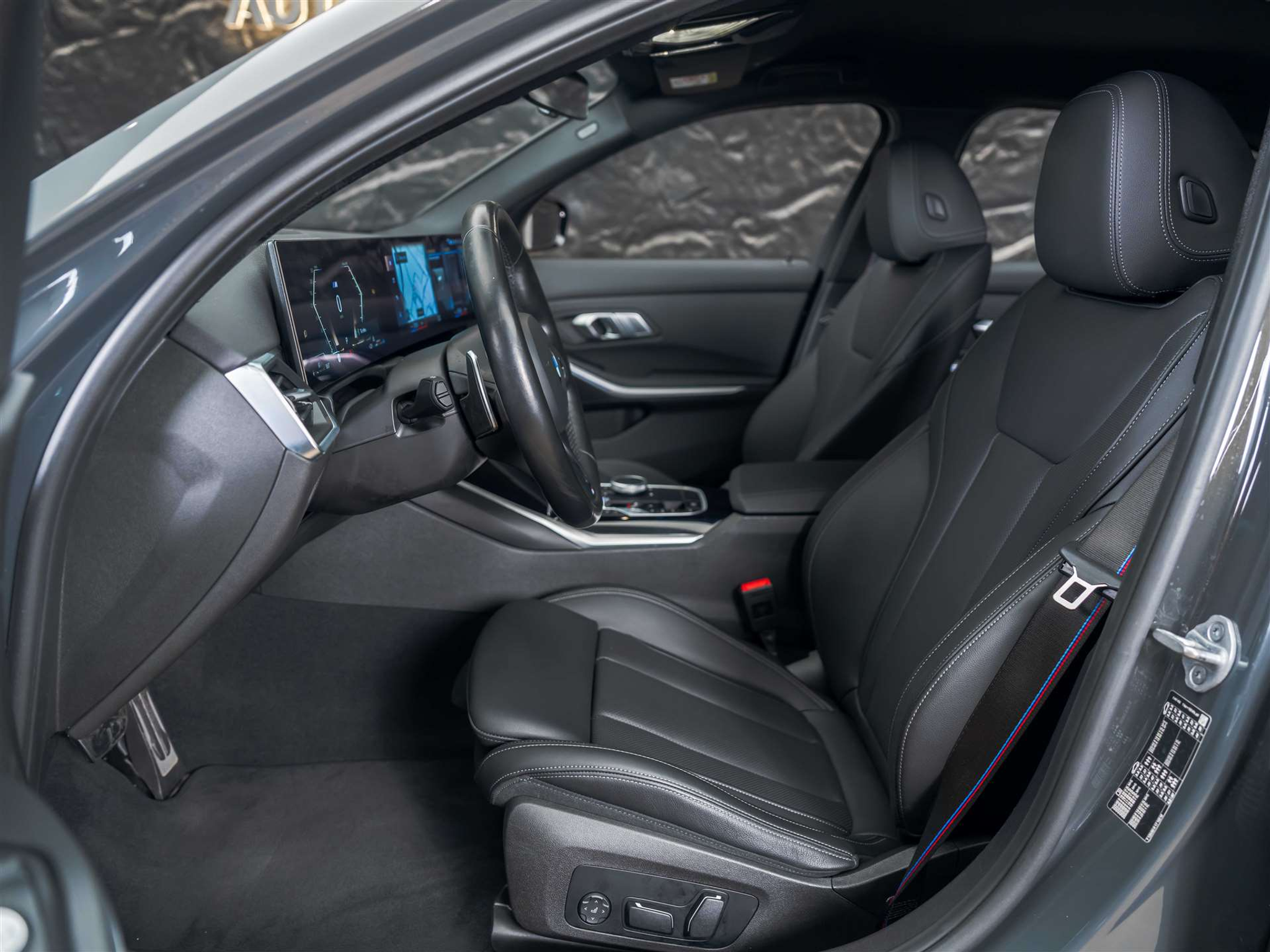 listing desktop thumbnail image 9