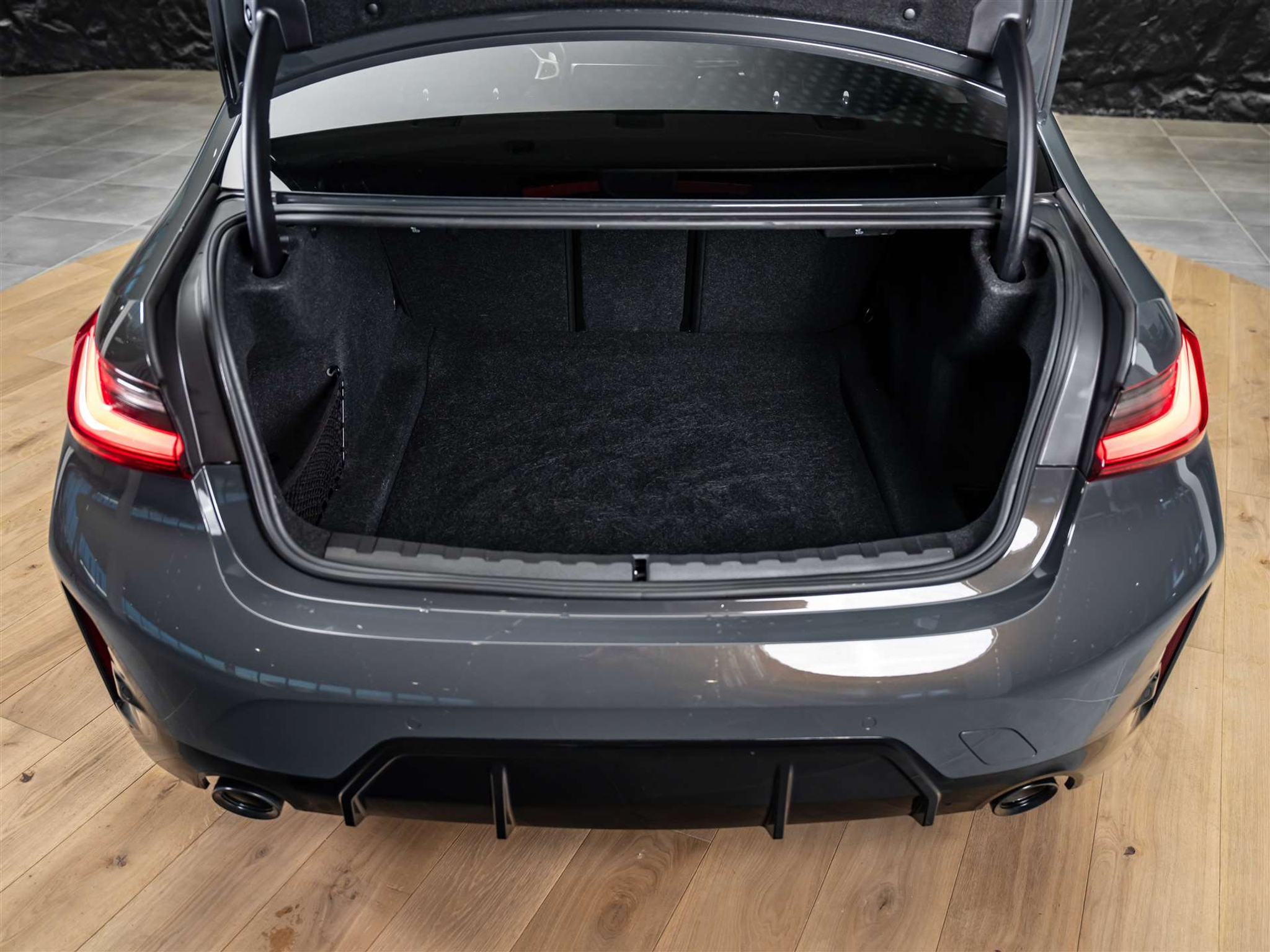 listing desktop thumbnail image 45