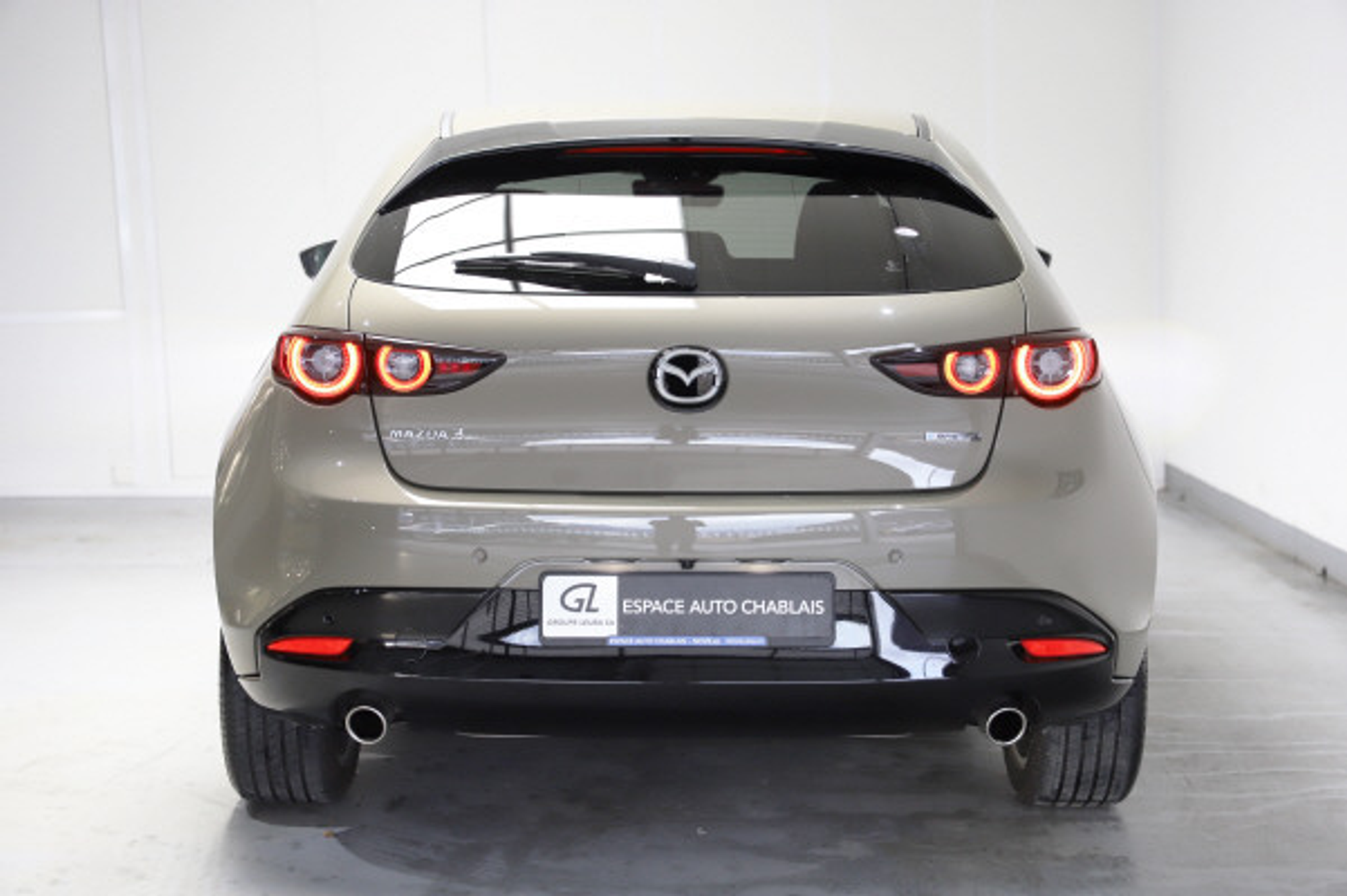 listing desktop thumbnail image 5