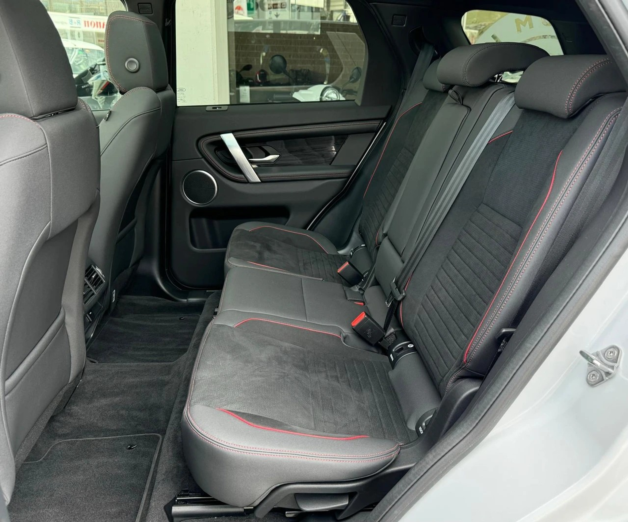 listing desktop thumbnail image 9