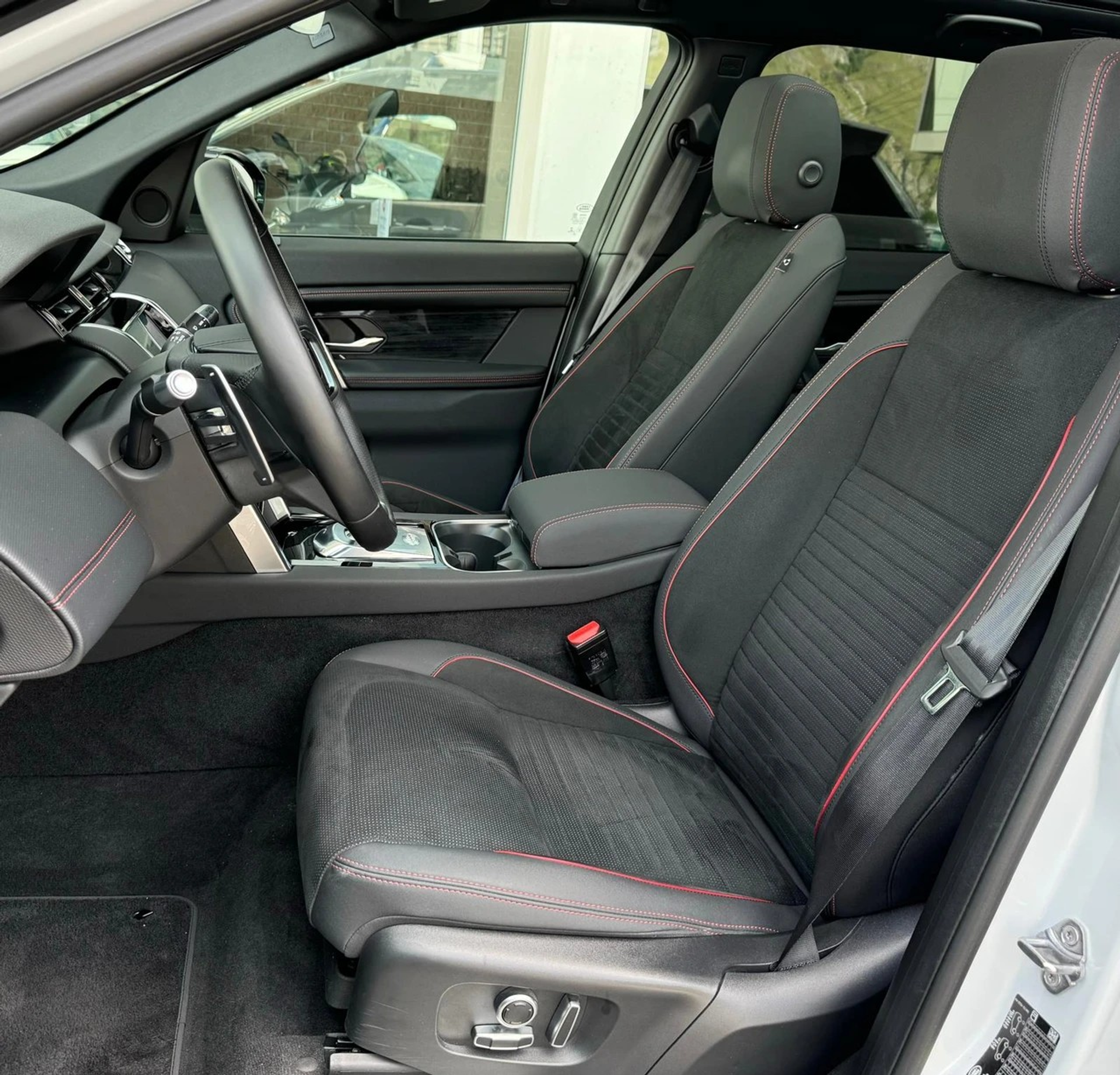 listing desktop thumbnail image 7