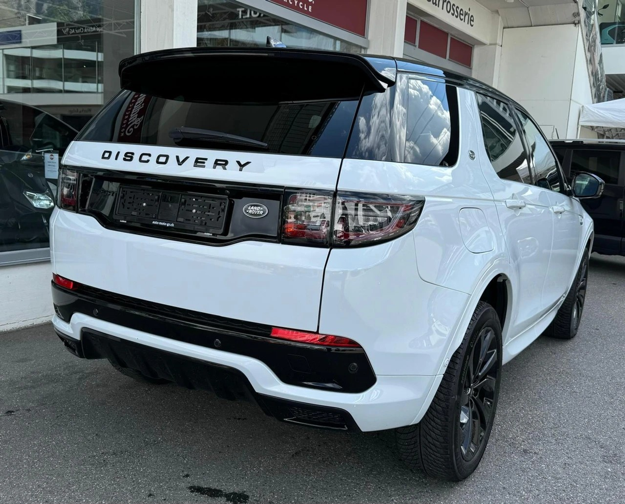 listing desktop thumbnail image 4