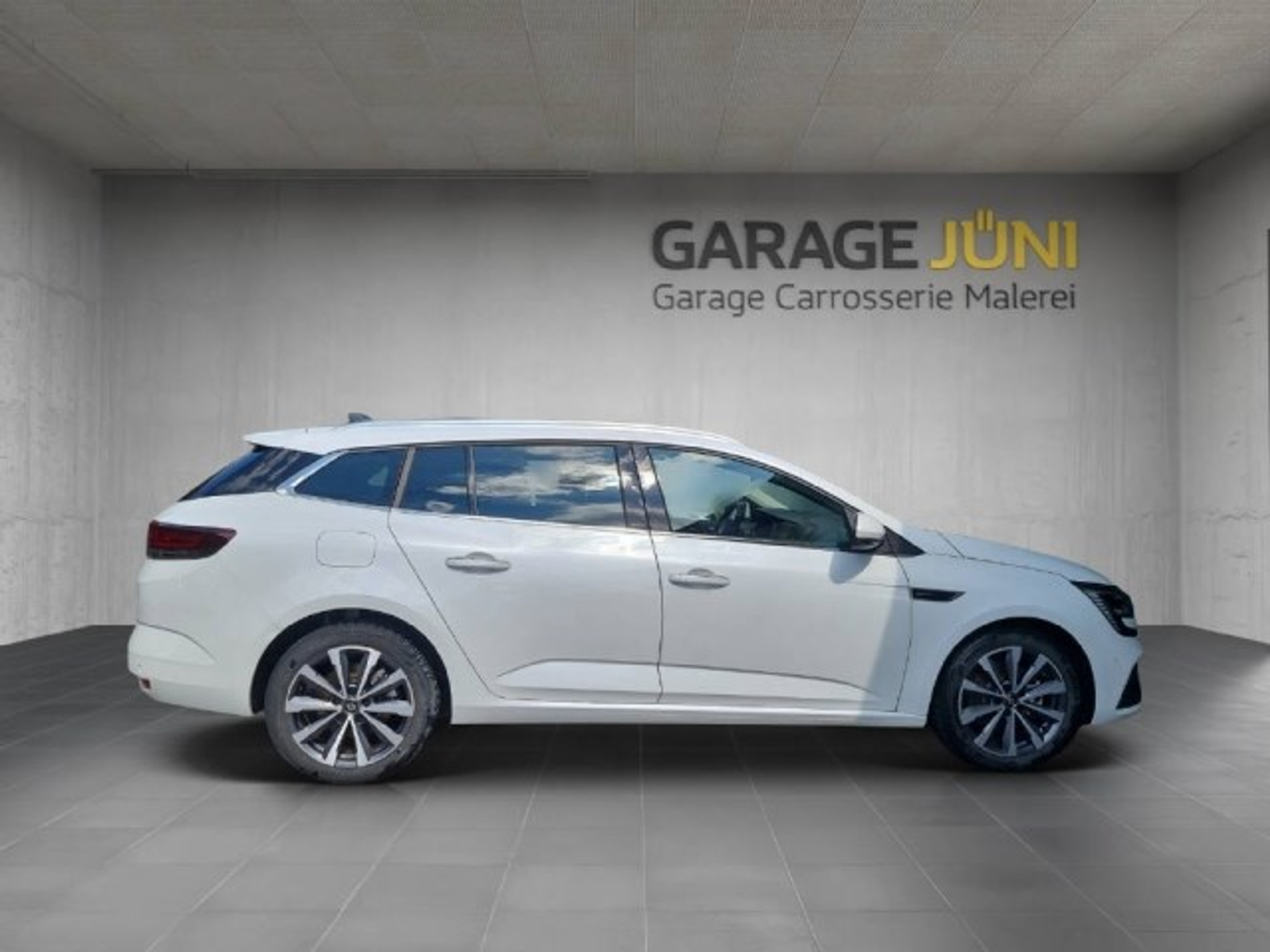 listing desktop thumbnail image 1