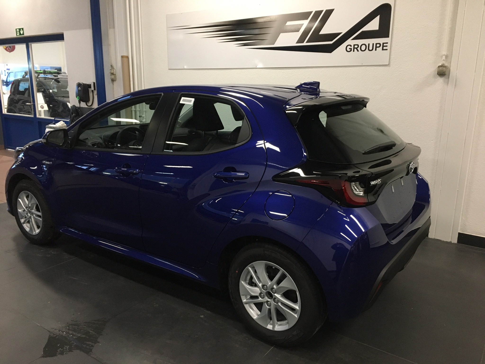 listing desktop thumbnail image 1