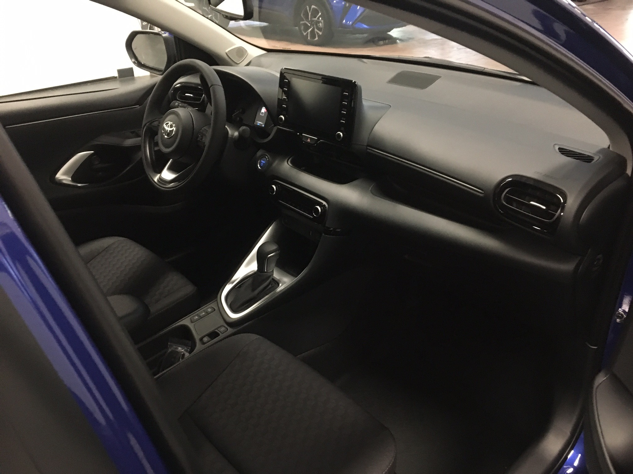 listing desktop thumbnail image 3