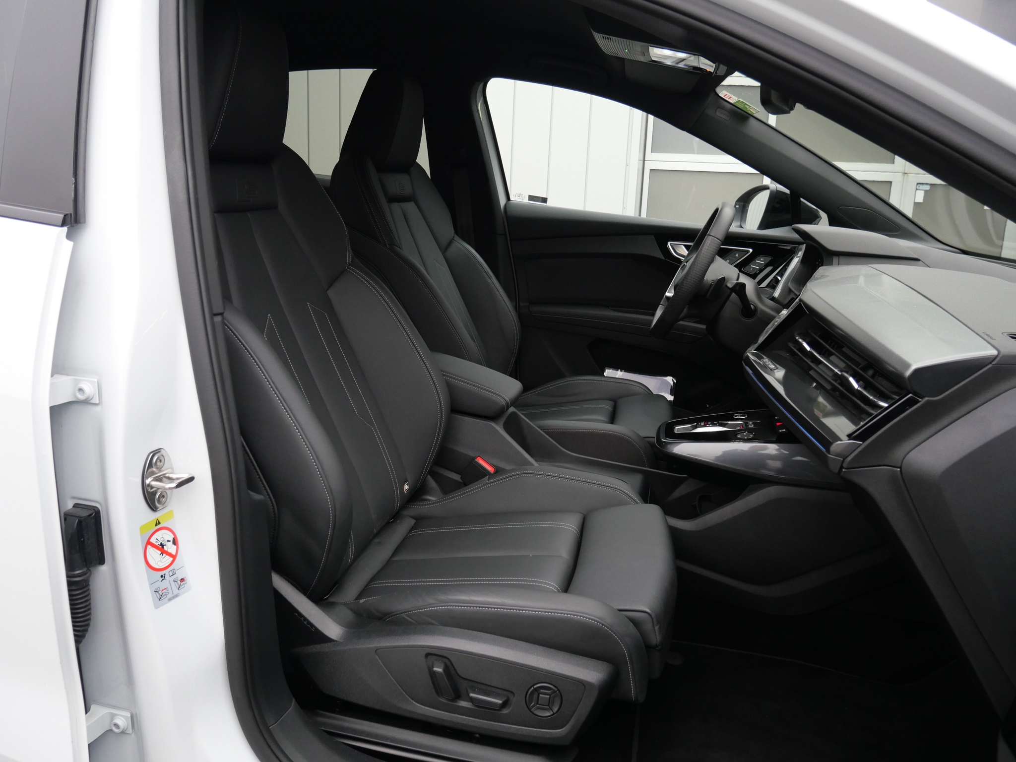 listing desktop thumbnail image 12