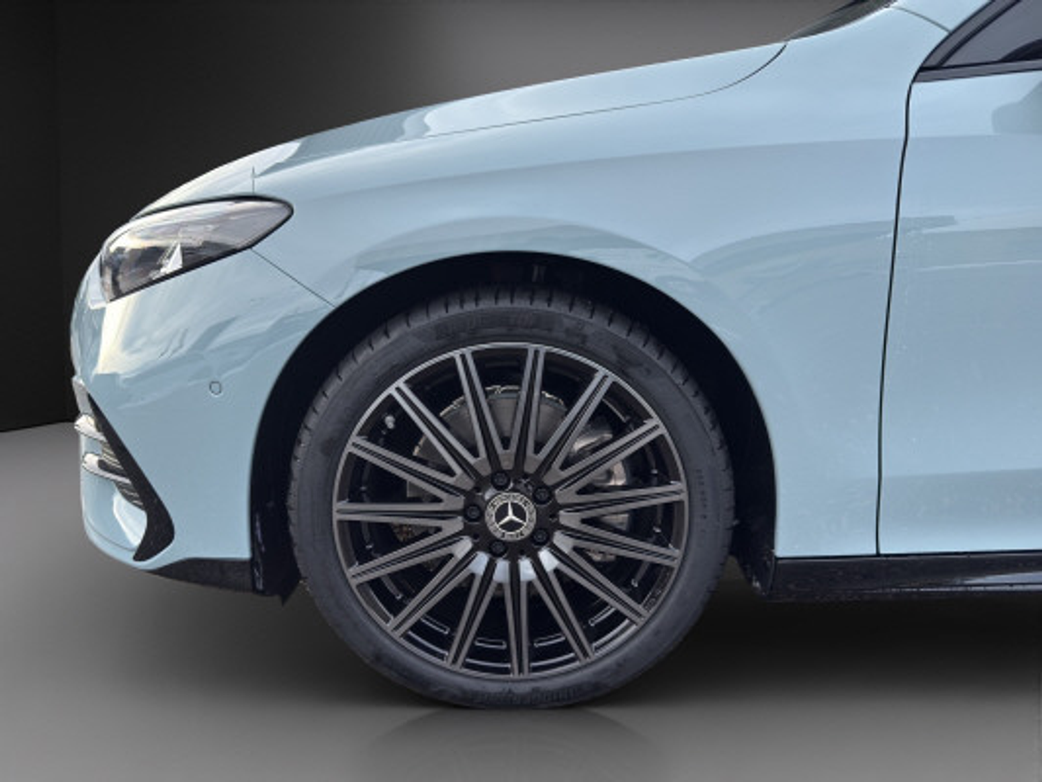 listing desktop thumbnail image 4