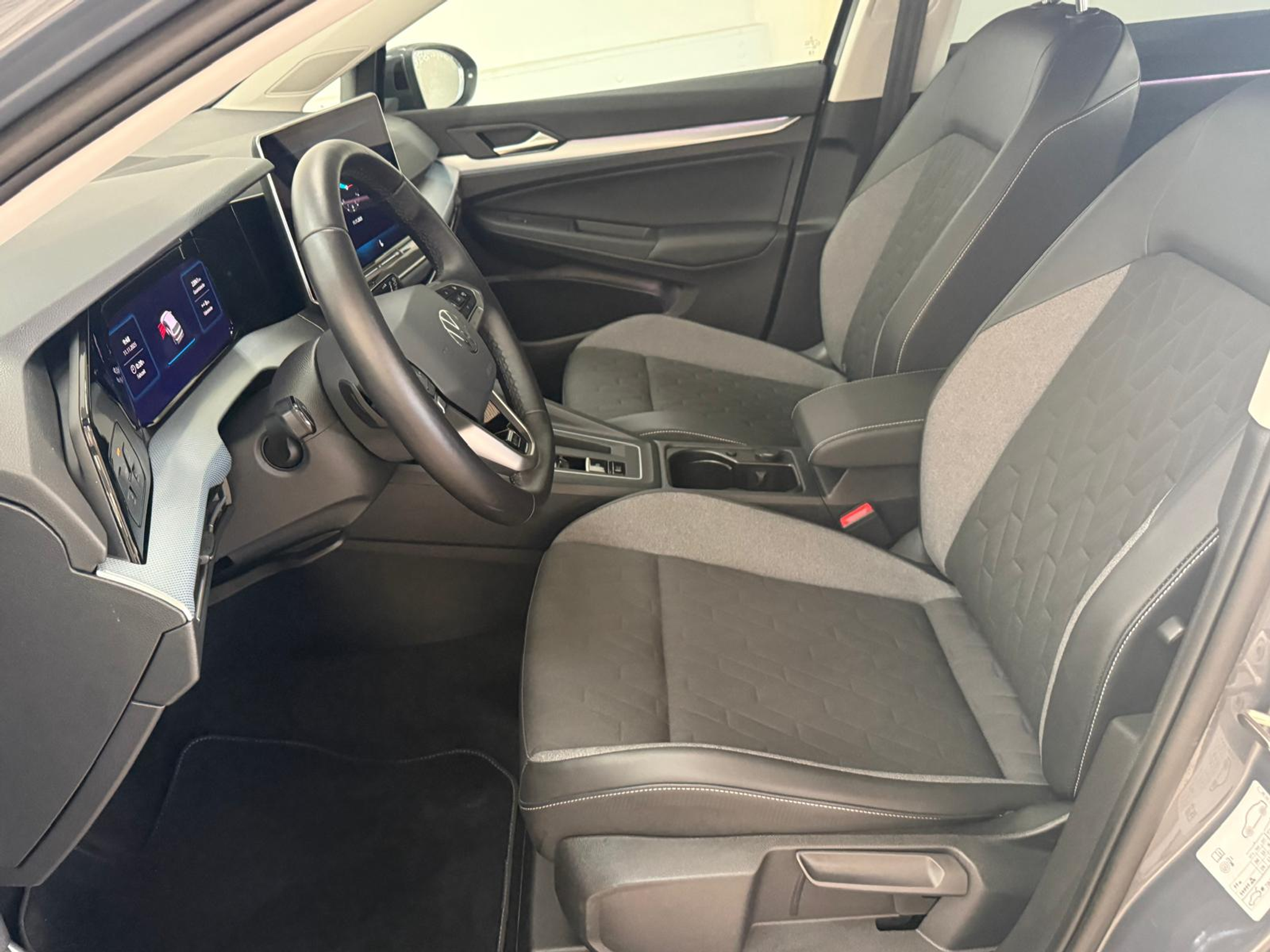 listing desktop thumbnail image 9