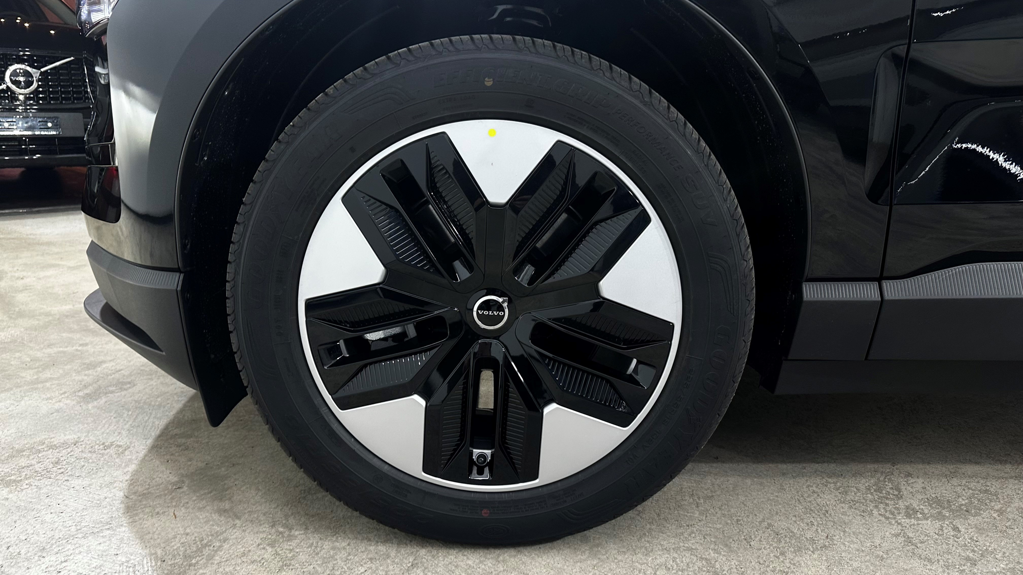 listing desktop thumbnail image 3