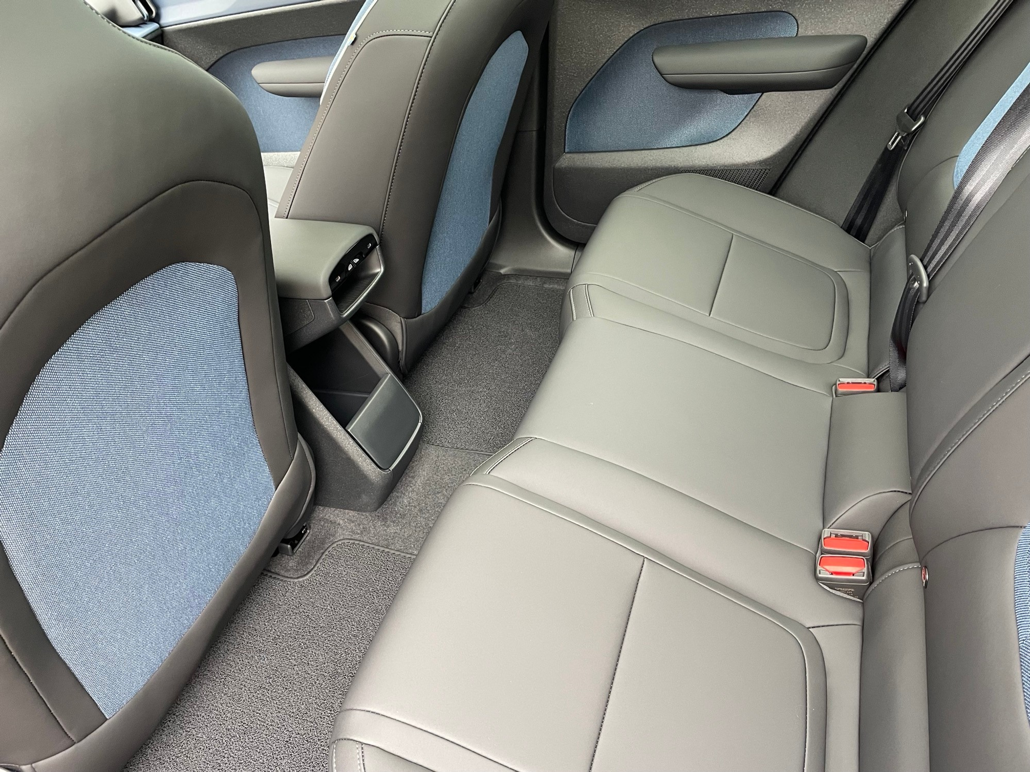 listing desktop thumbnail image 5