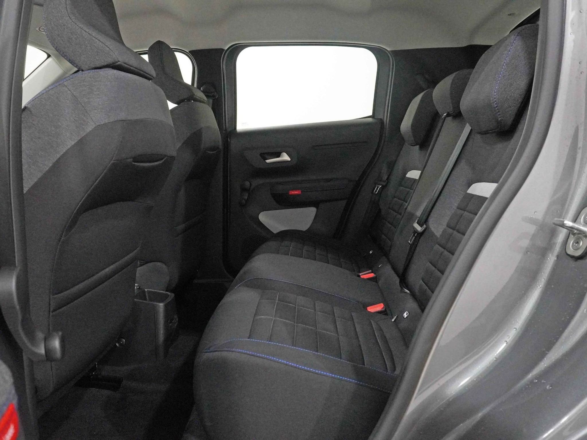 listing desktop thumbnail image 16