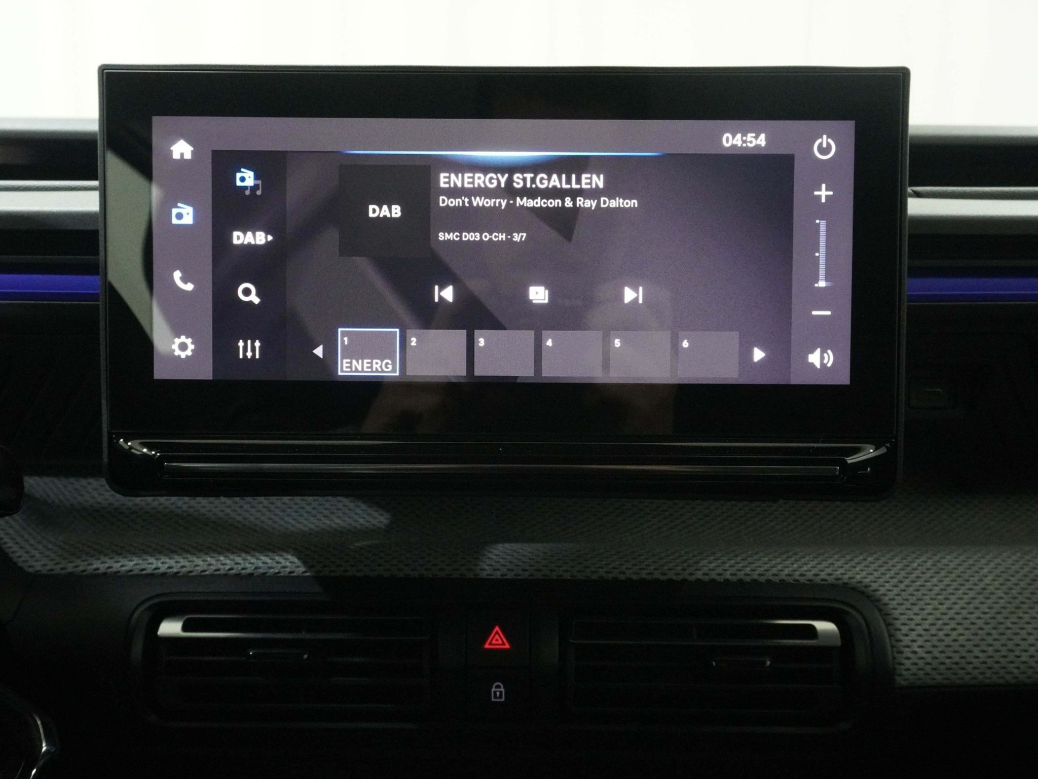 listing desktop thumbnail image 11