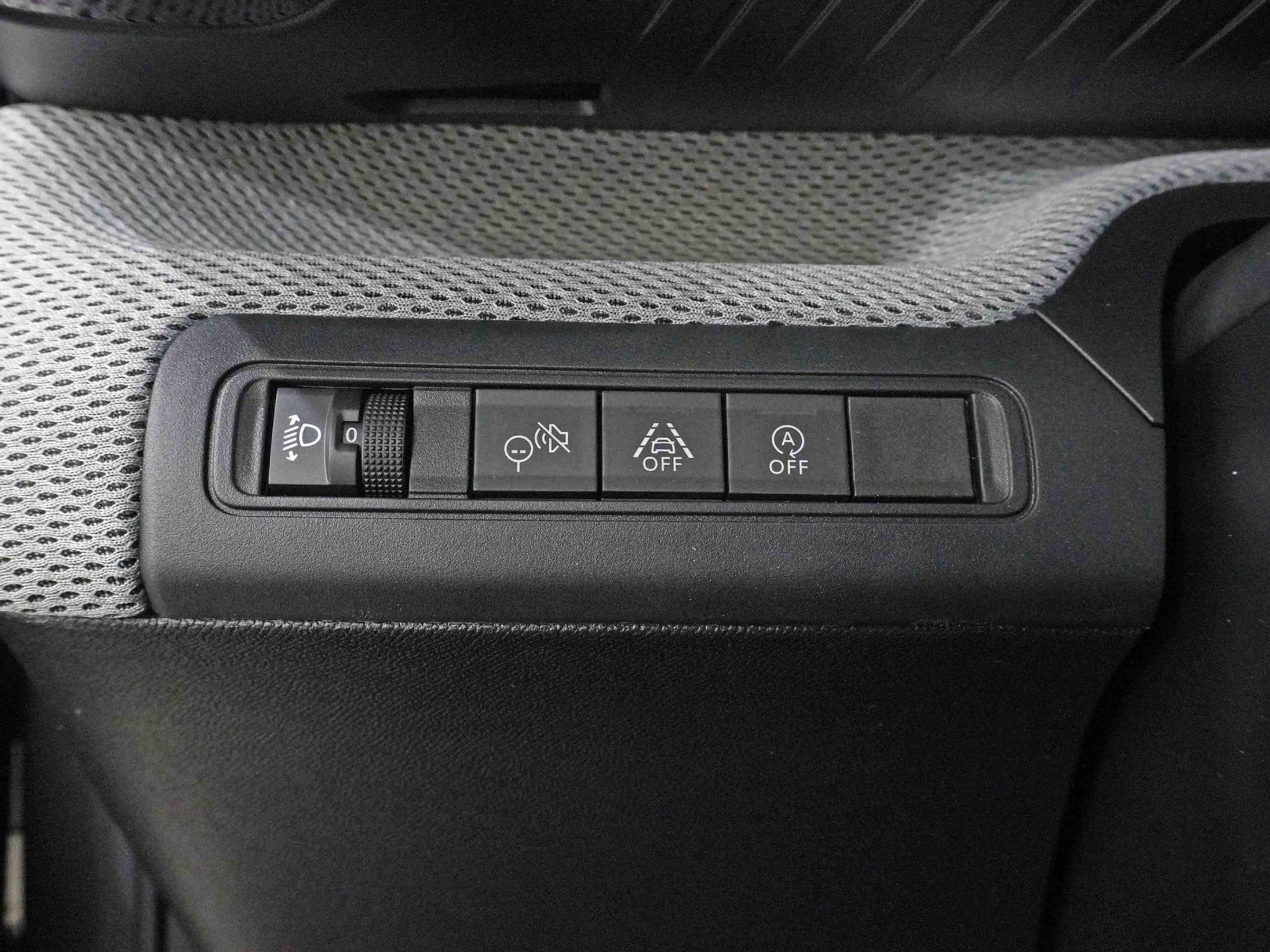 listing desktop thumbnail image 15