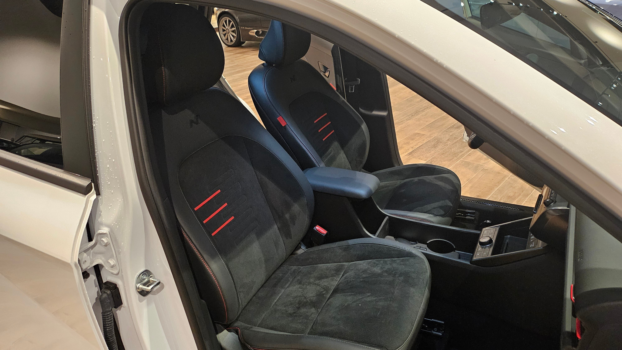 listing desktop thumbnail image 18