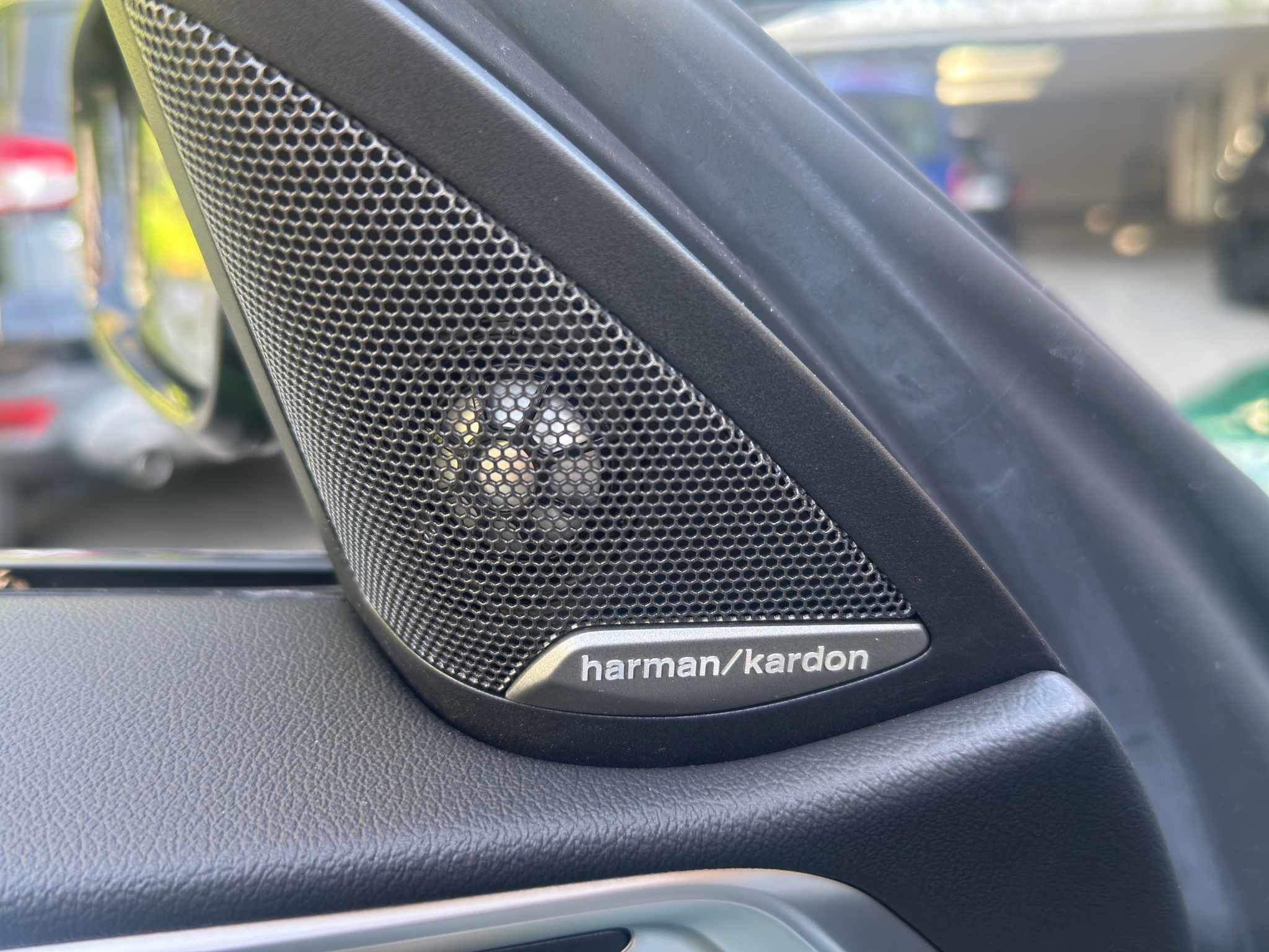 listing desktop thumbnail image 19