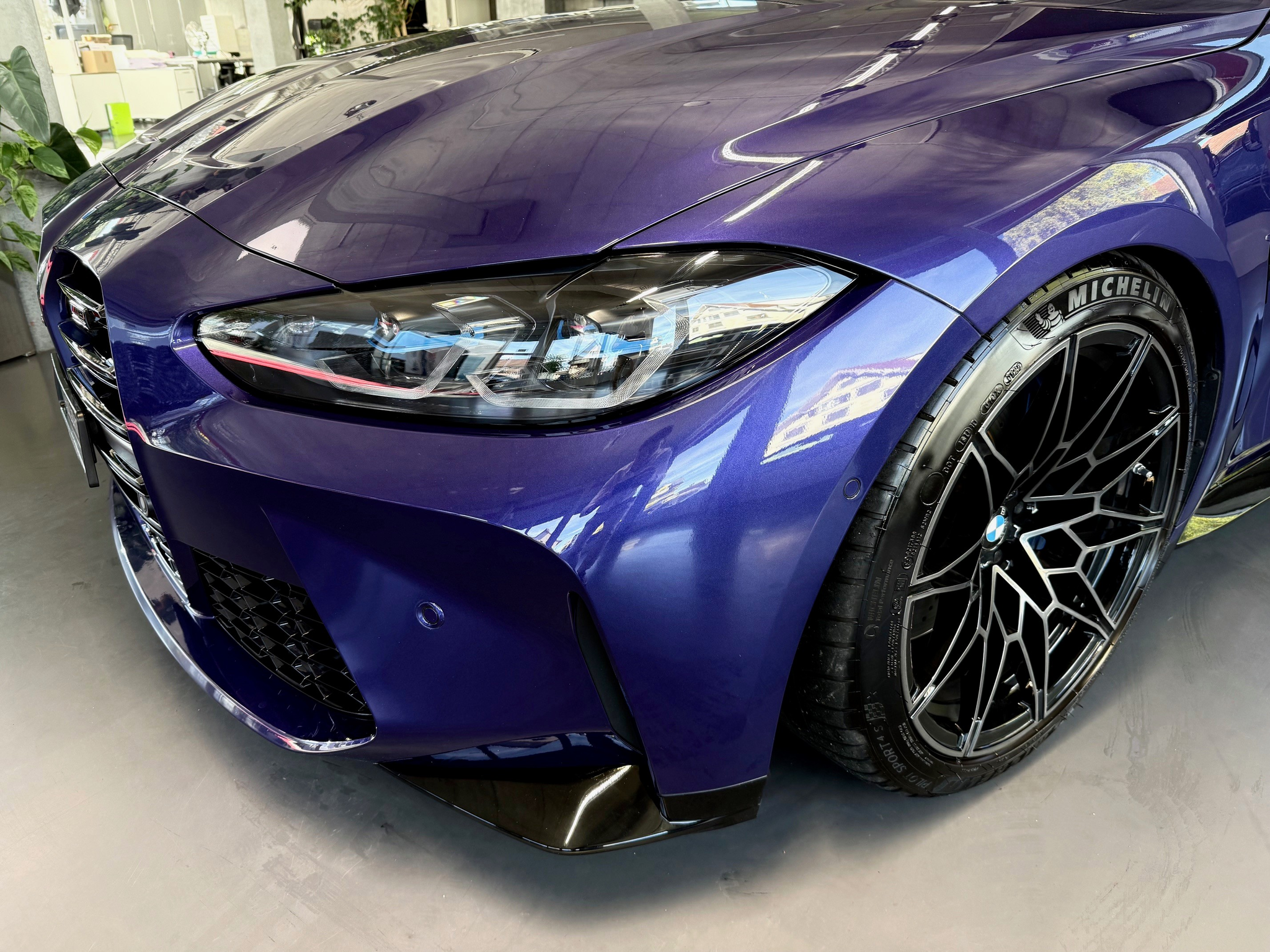 listing desktop thumbnail image 3