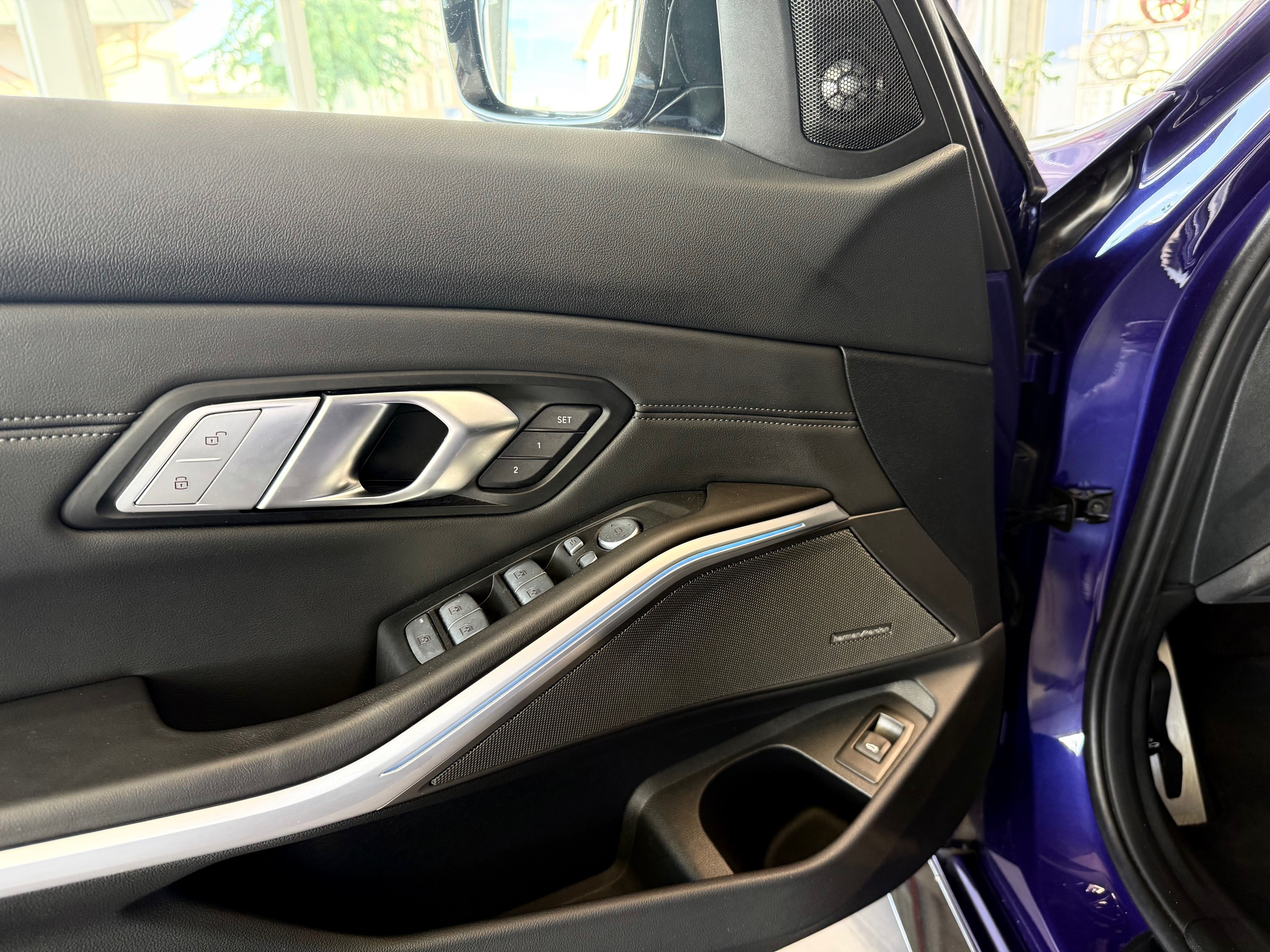 listing desktop thumbnail image 12