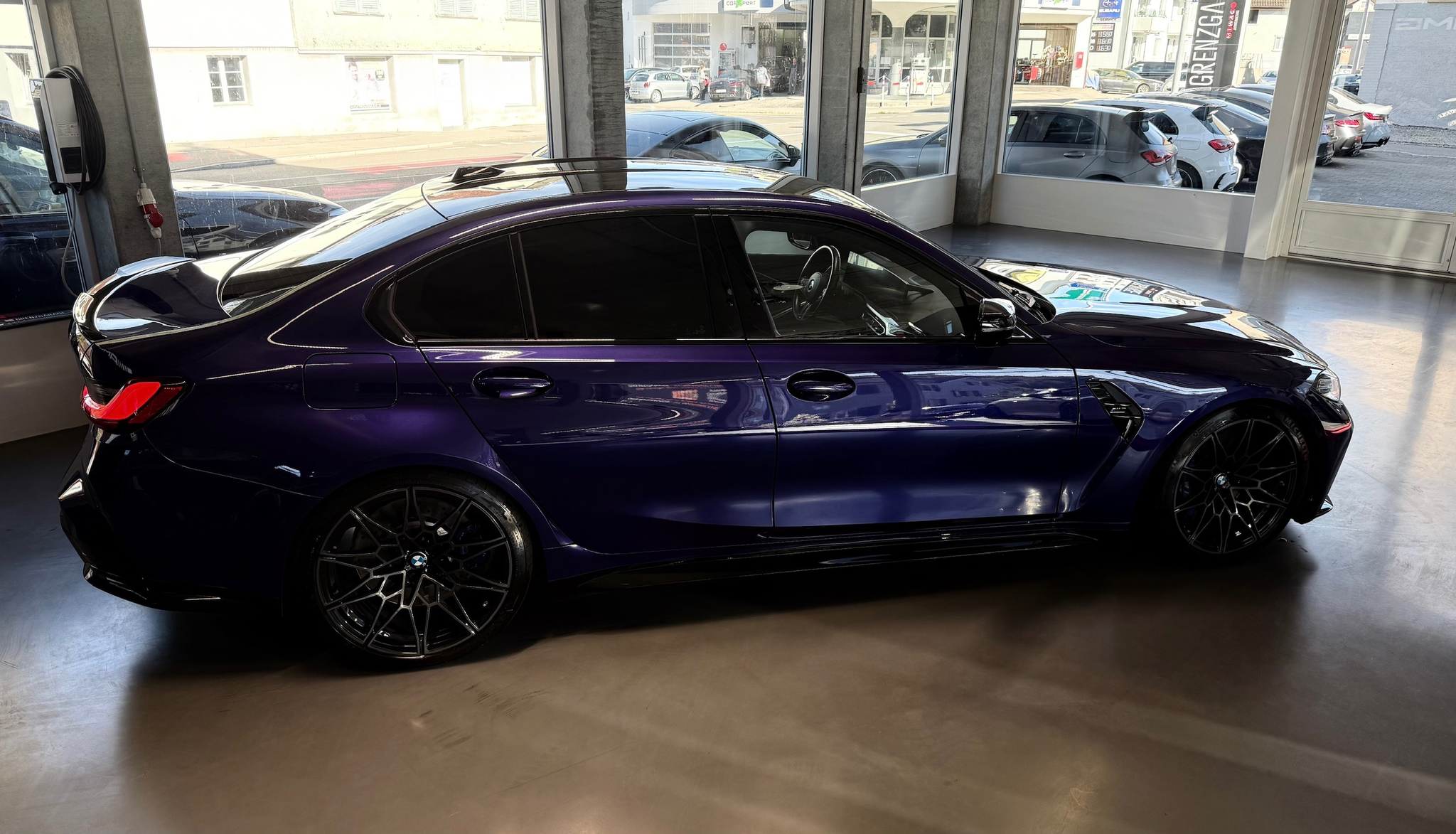 listing desktop thumbnail image 7