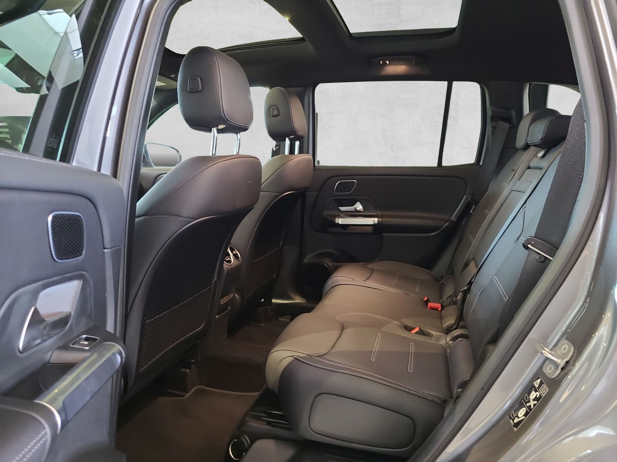 listing desktop thumbnail image 10