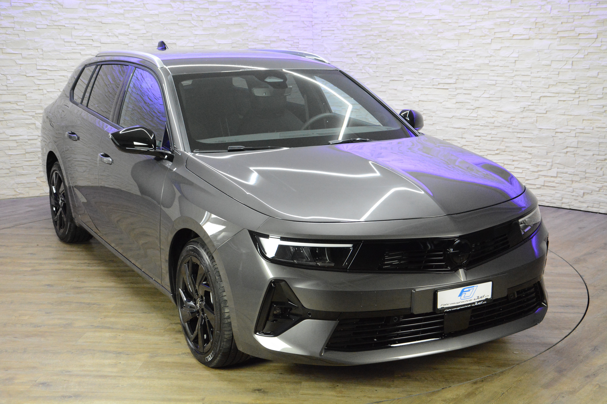 listing desktop thumbnail image 7