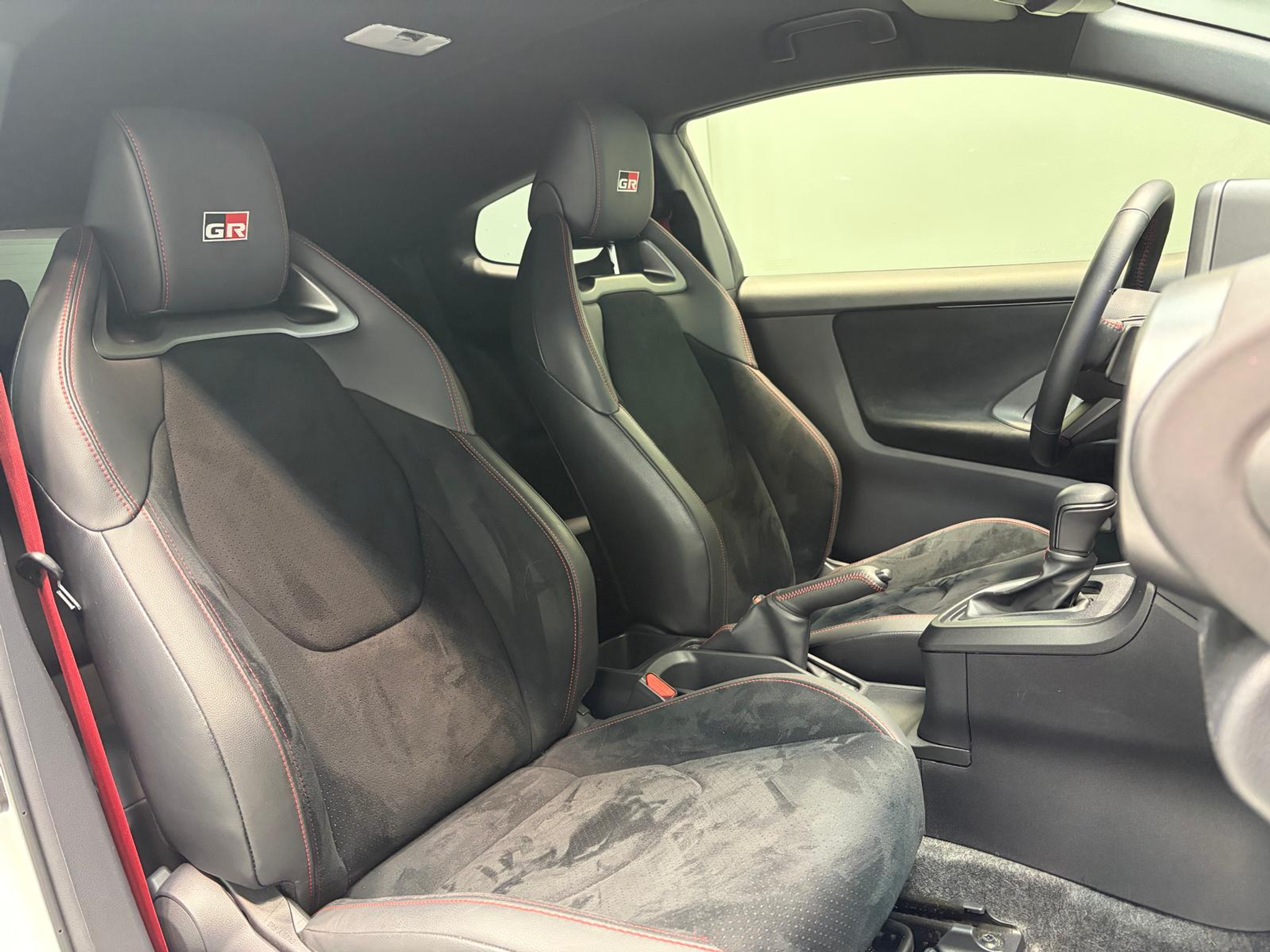 listing desktop thumbnail image 12