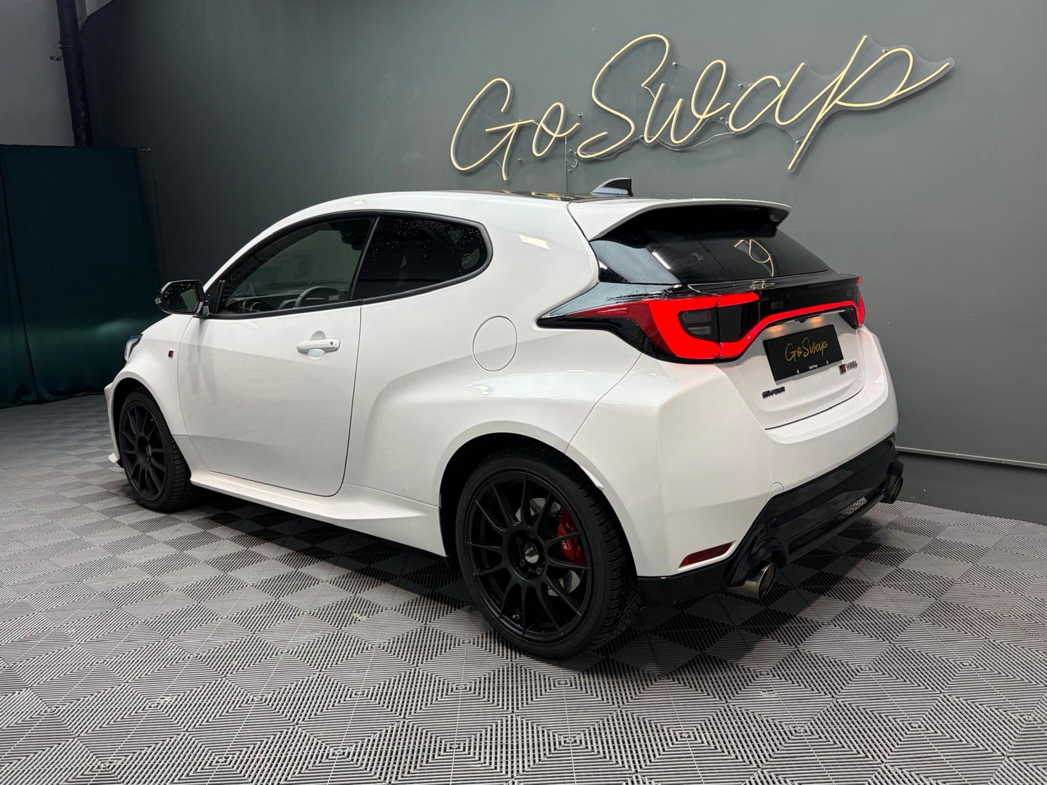 listing desktop thumbnail image 8