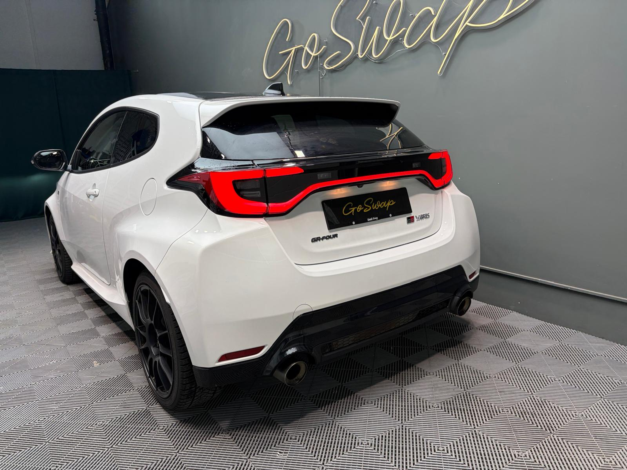 listing desktop thumbnail image 9