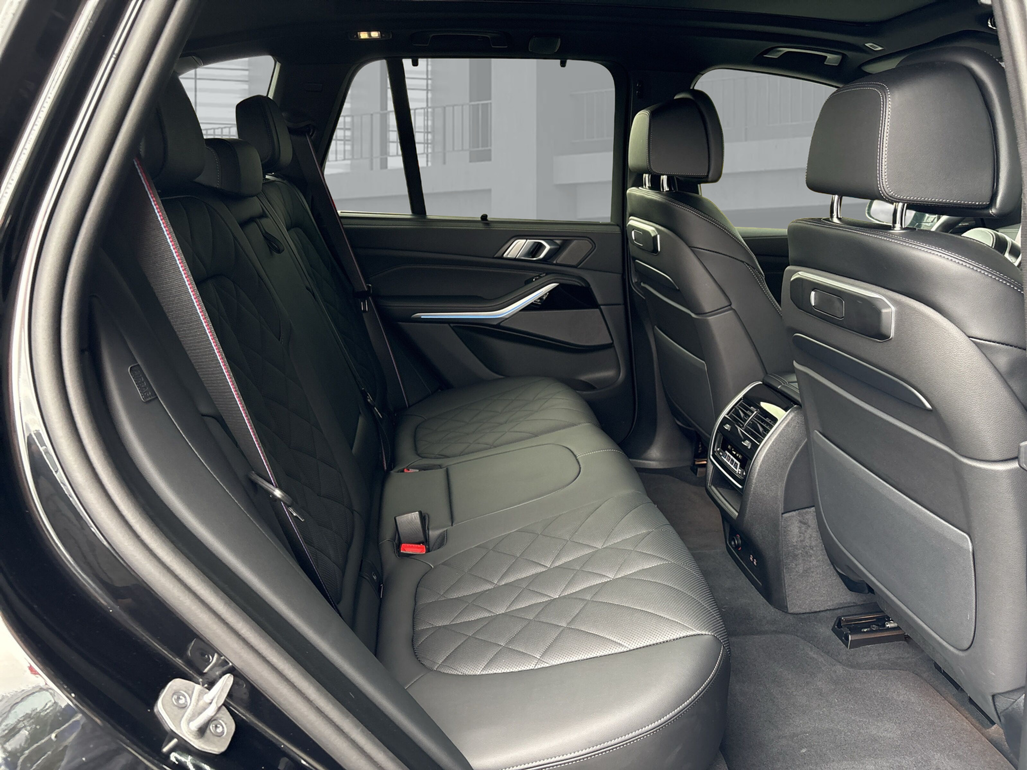 listing desktop thumbnail image 12