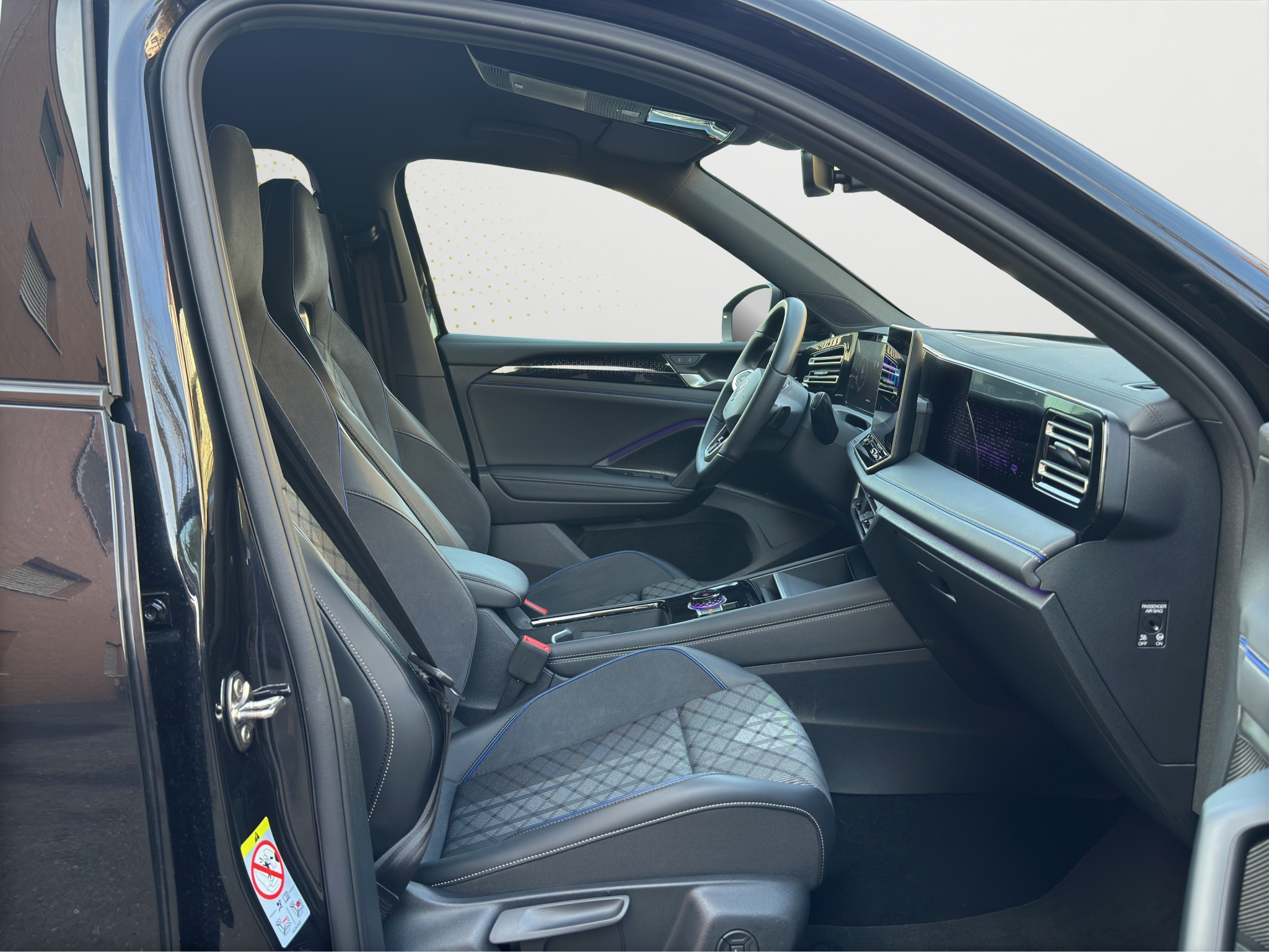 listing desktop thumbnail image 15