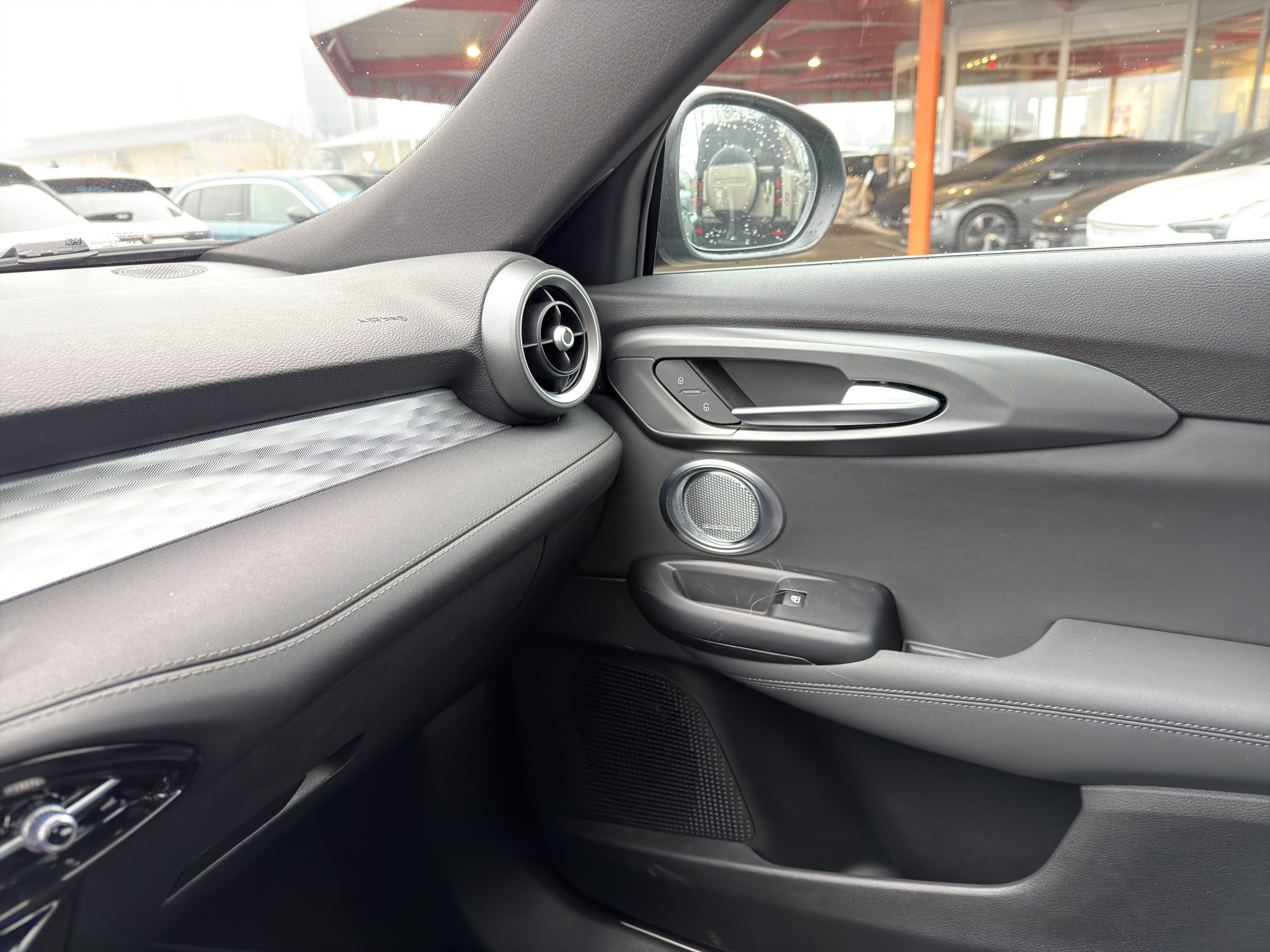 listing desktop thumbnail image 27