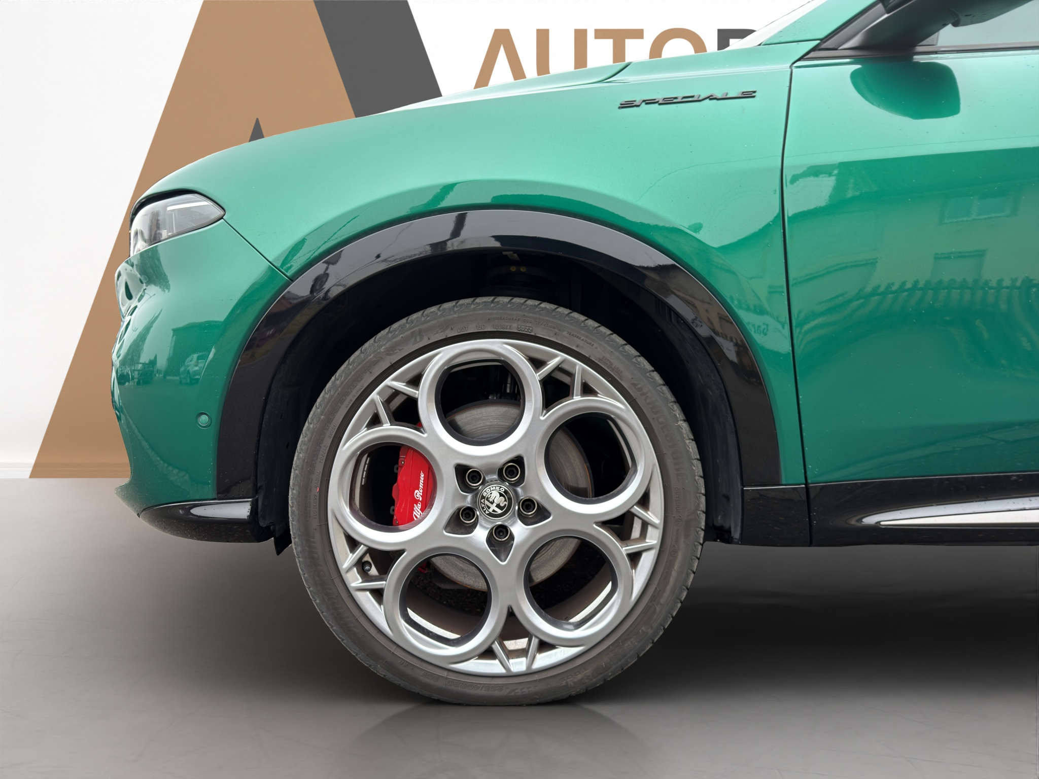 listing desktop thumbnail image 18