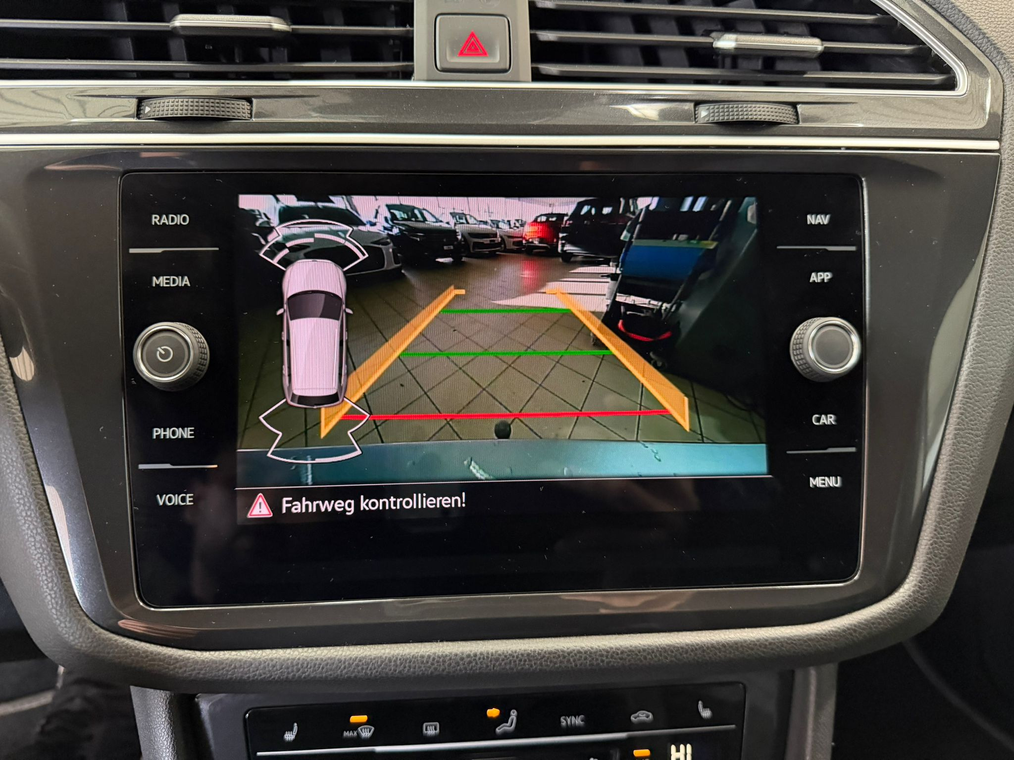 listing desktop thumbnail image 14