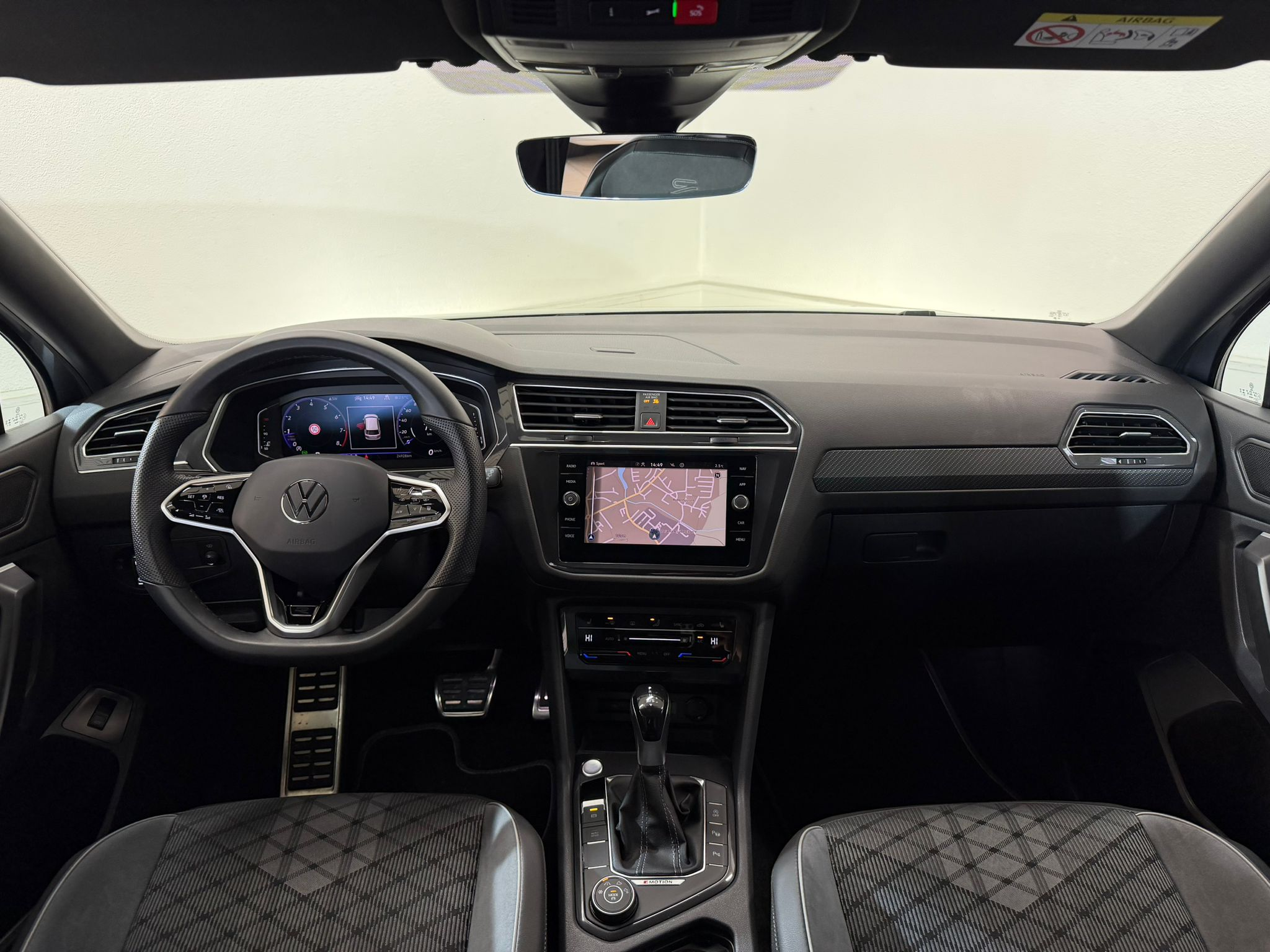 listing desktop thumbnail image 8