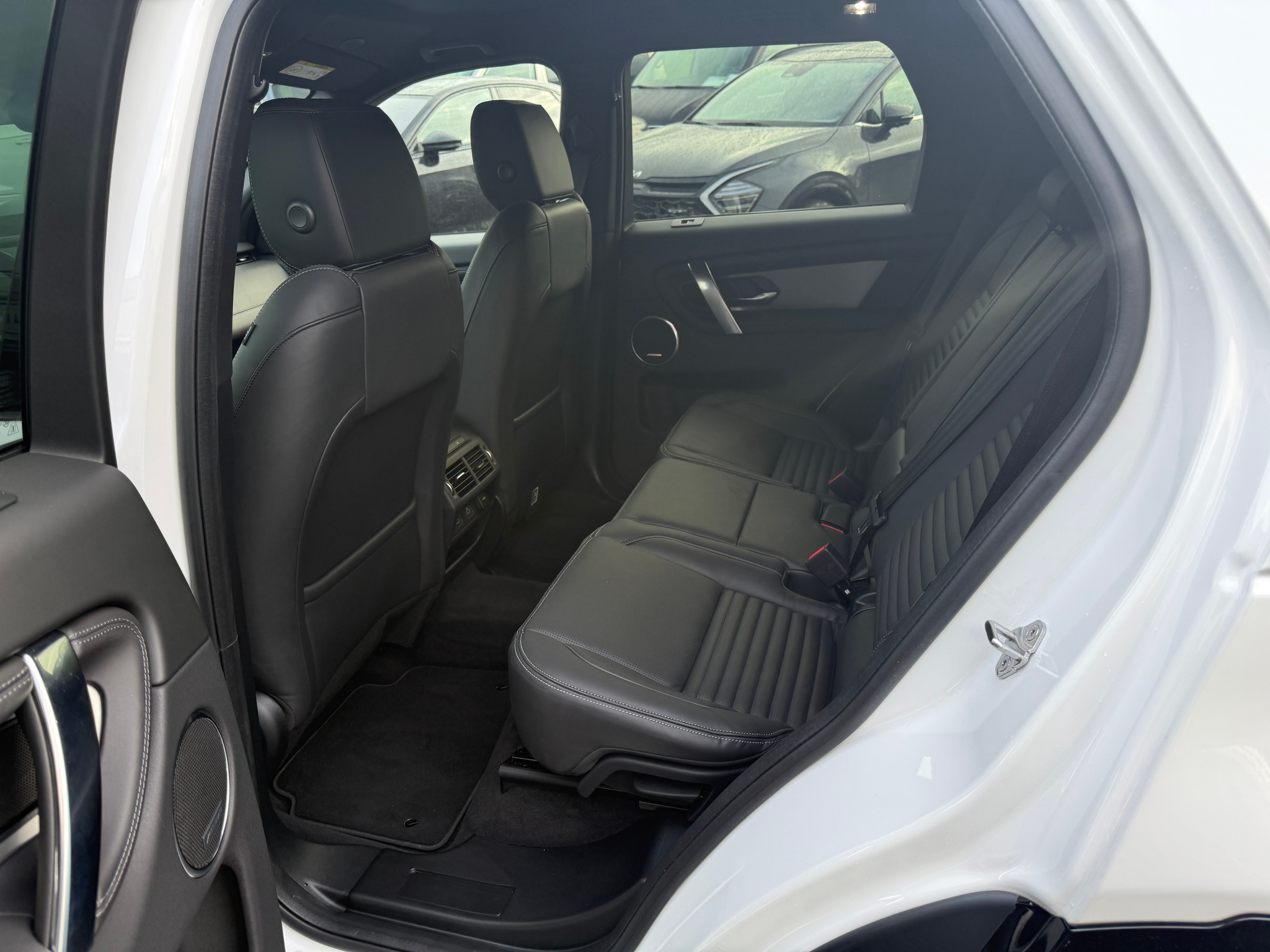 listing desktop thumbnail image 12