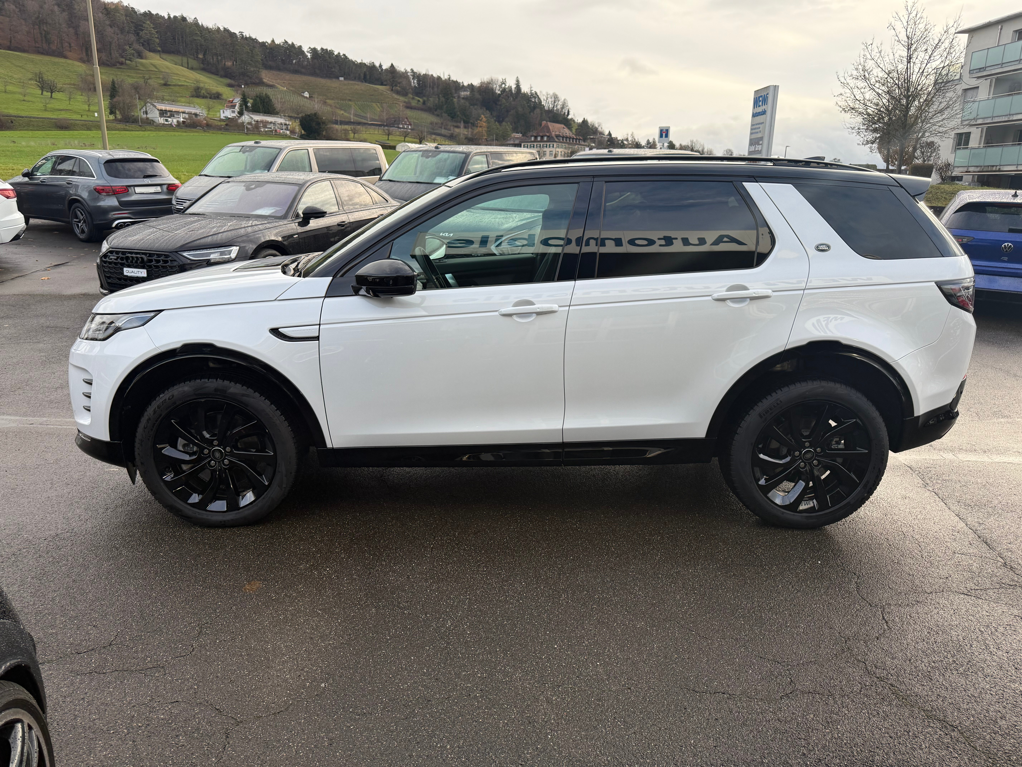 listing desktop thumbnail image 3