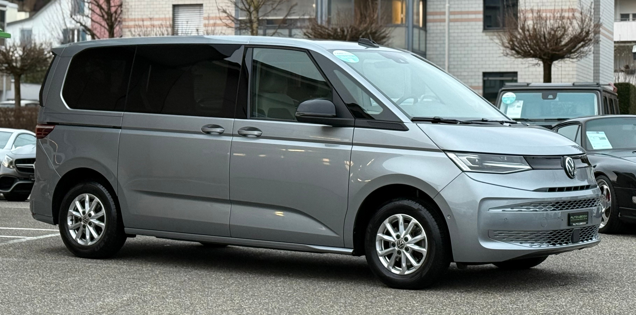 listing desktop thumbnail image 2